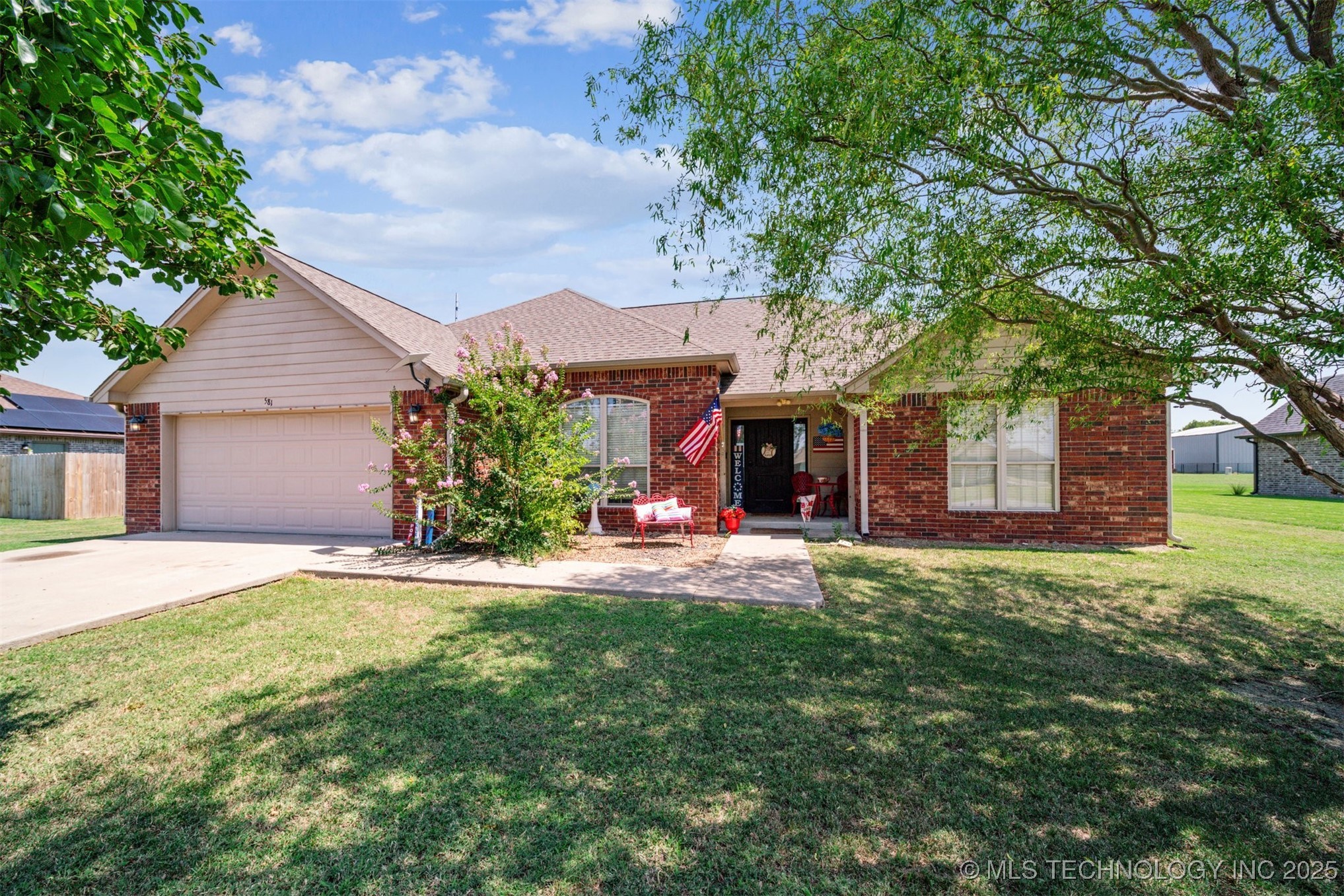 581 E 498 Circle Property Photo 1