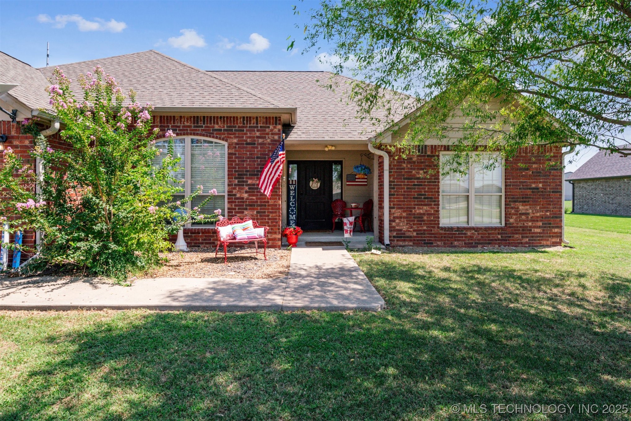 581 E 498 Circle Property Photo 4