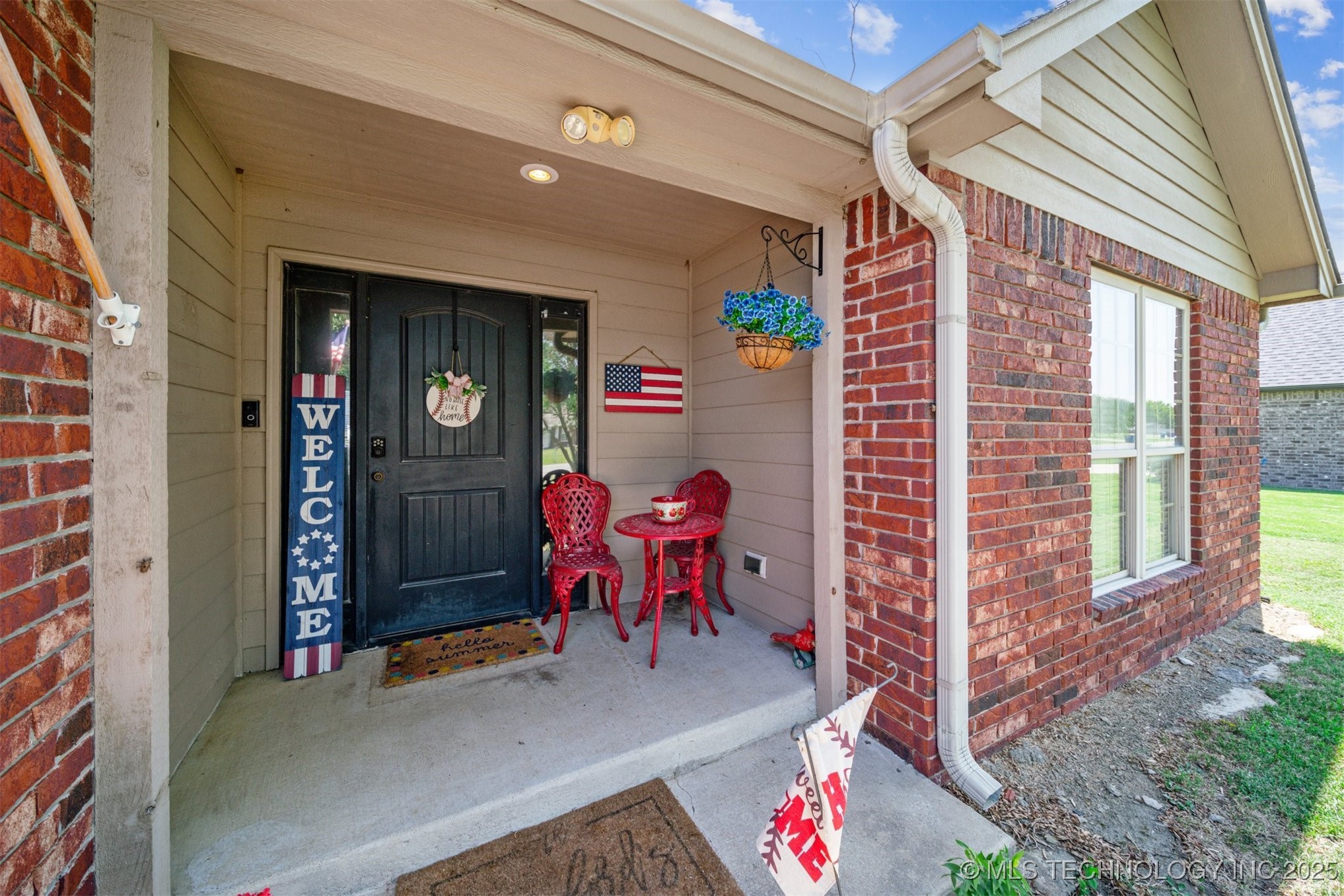 581 E 498 Circle Property Photo 5