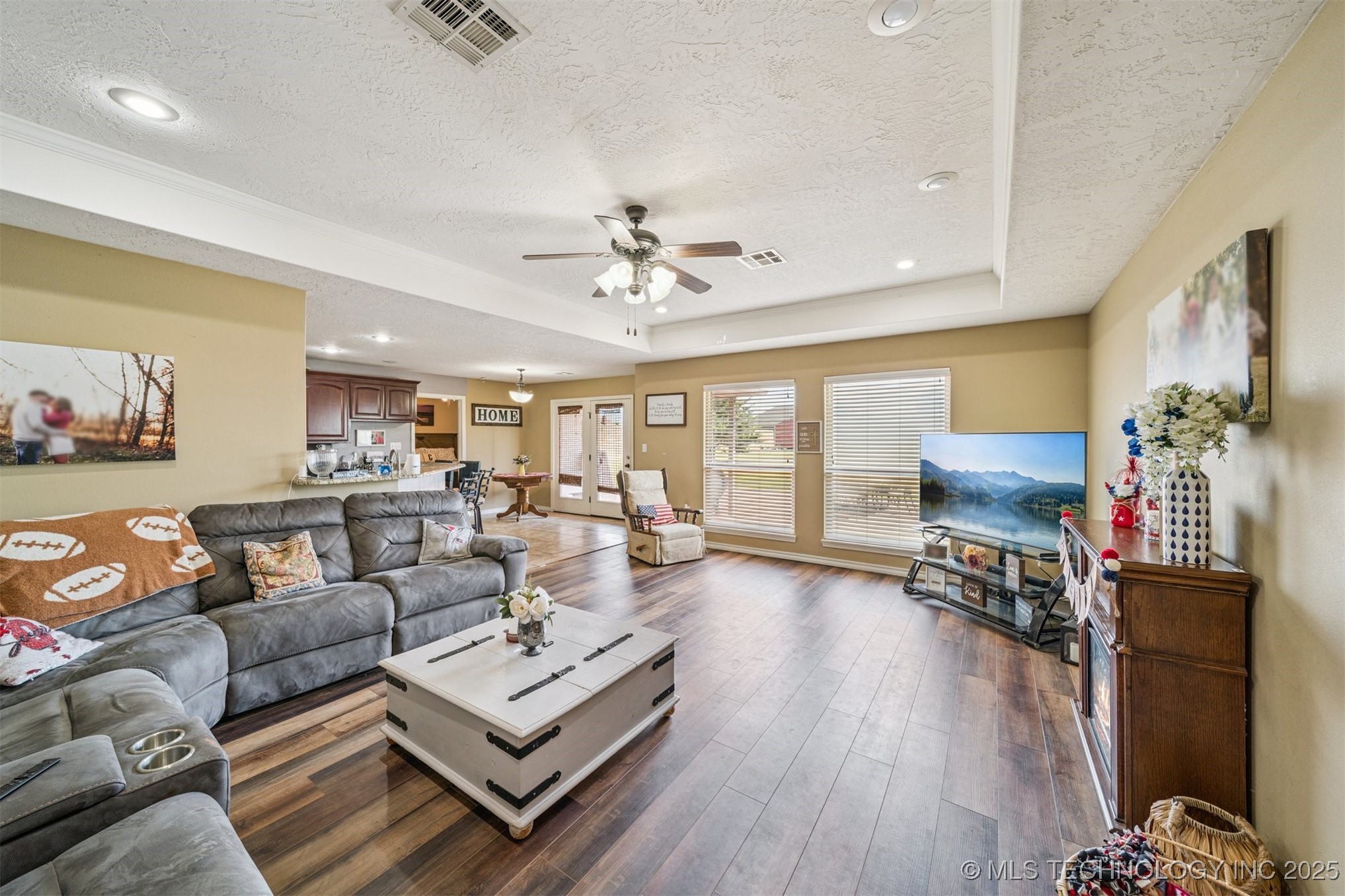 581 E 498 Circle Property Photo 8