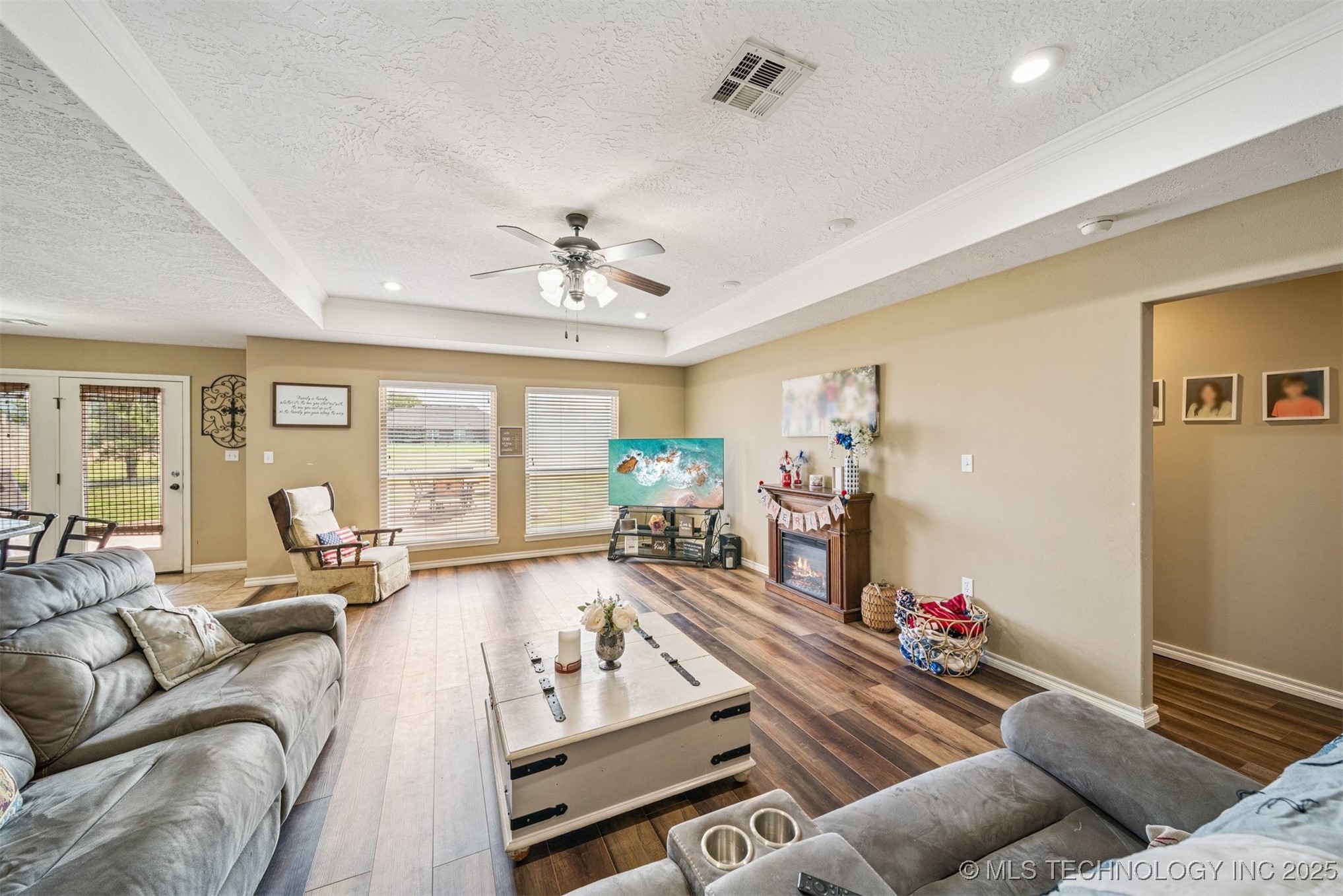 581 E 498 Circle Property Photo 9