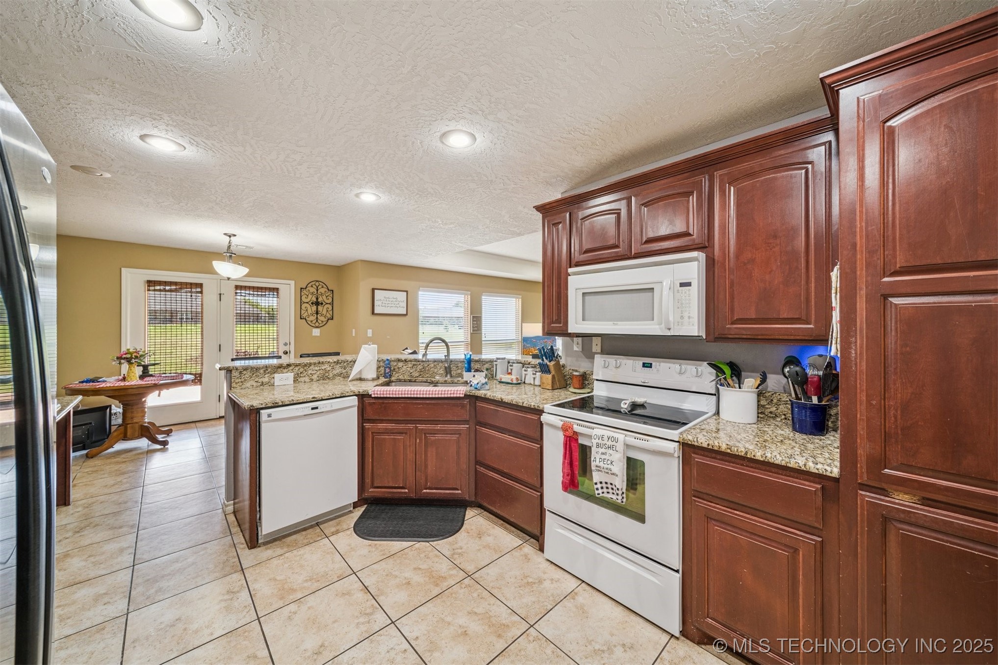 581 E 498 Circle Property Photo 11