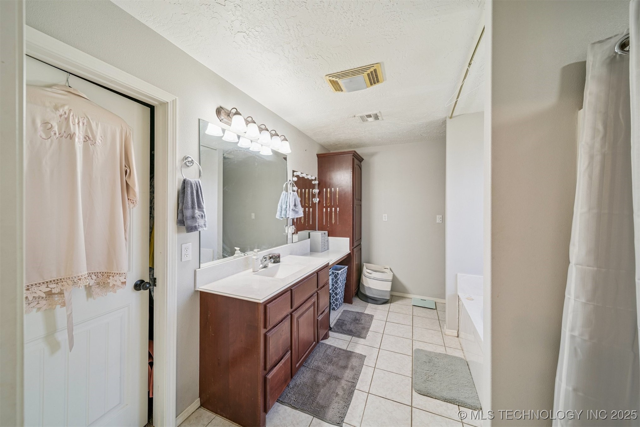 581 E 498 Circle Property Photo 17