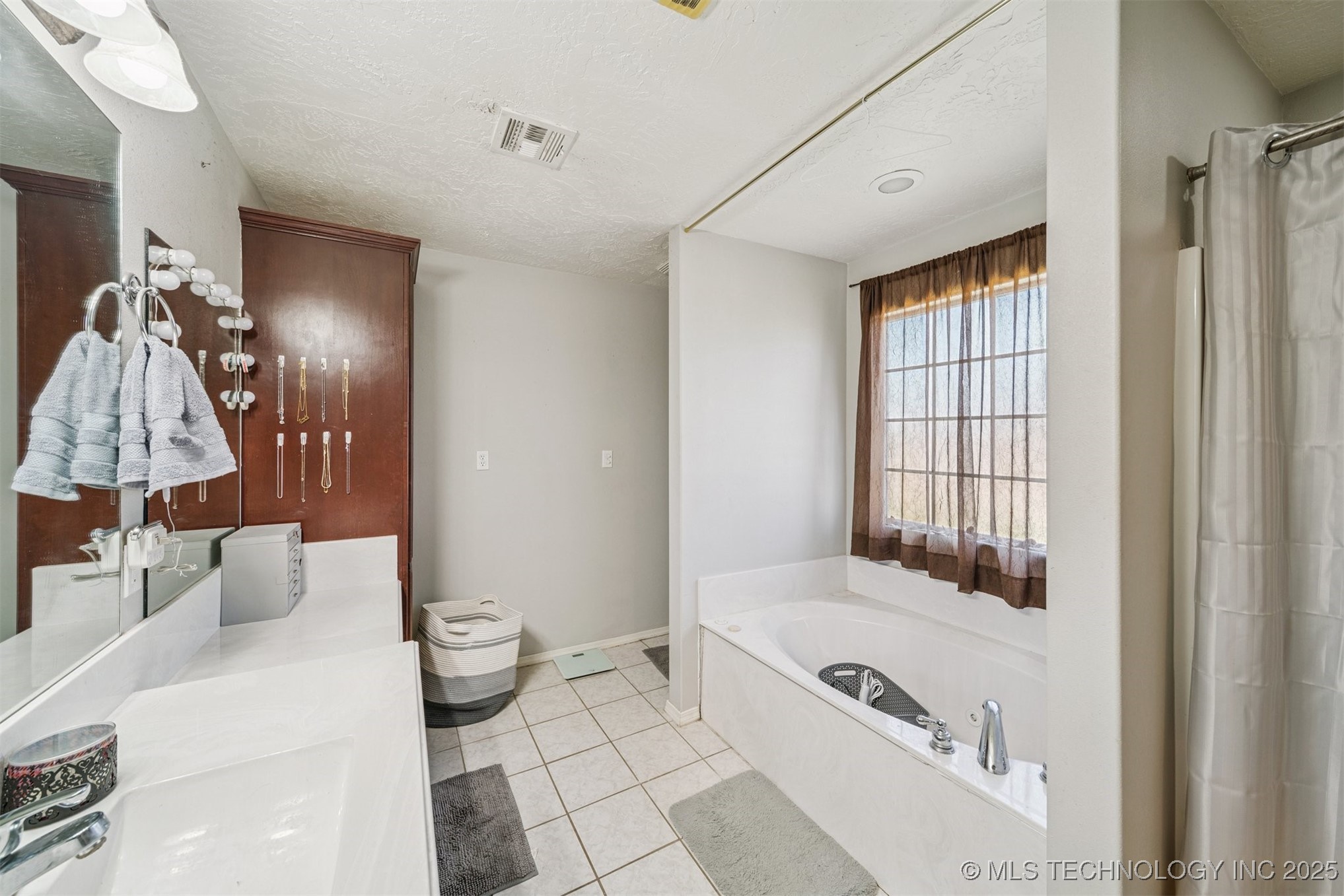 581 E 498 Circle Property Photo 18