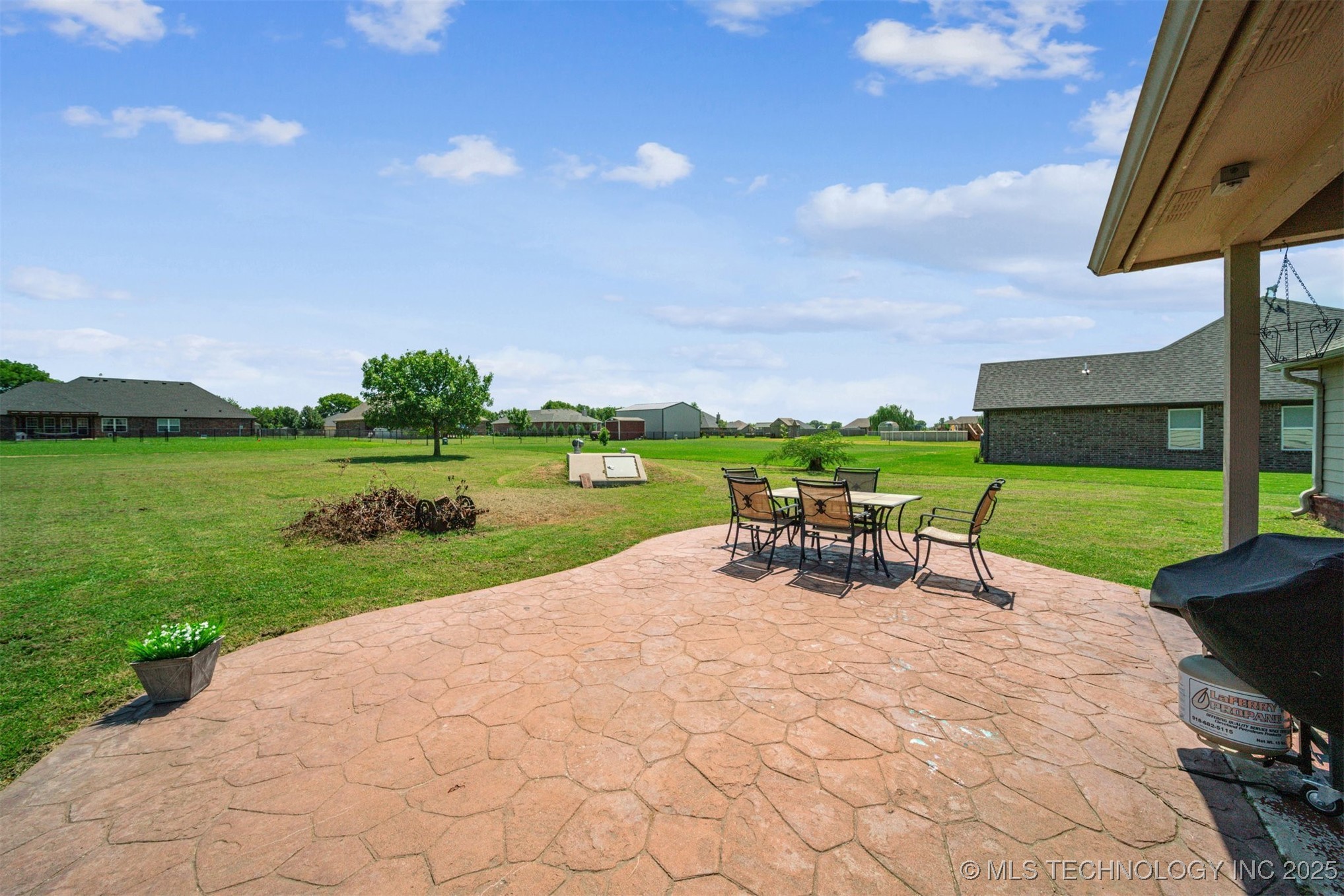 581 E 498 Circle Property Photo 24