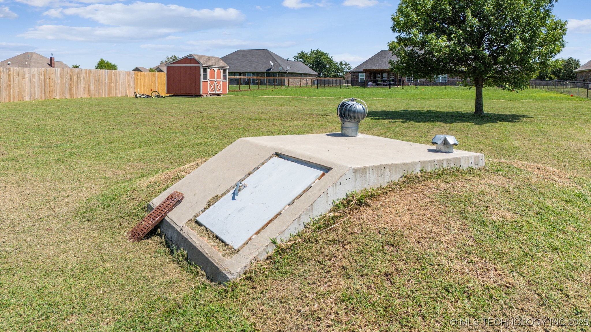 581 E 498 Circle Property Photo 26