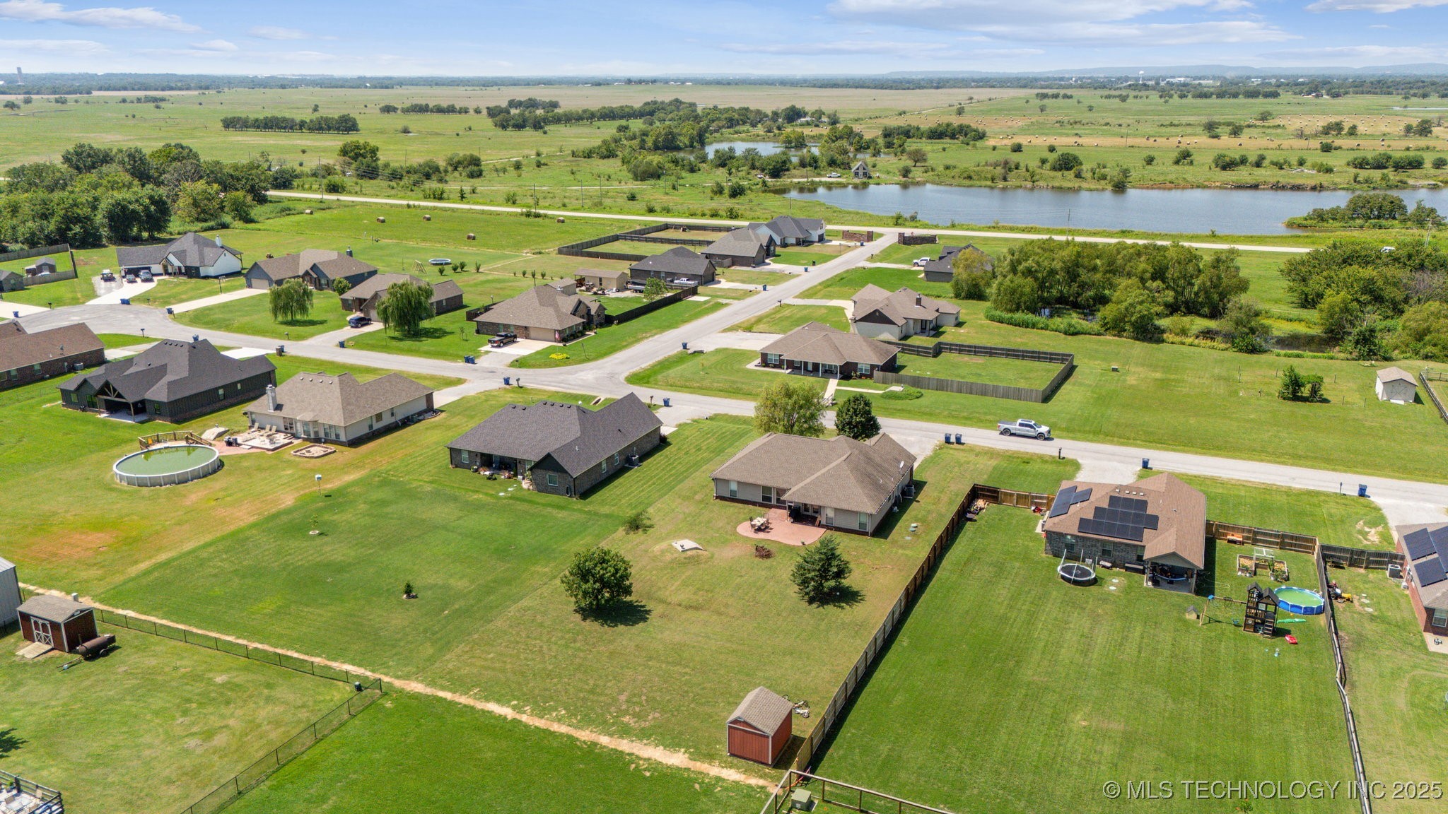 581 E 498 Circle Property Photo 30