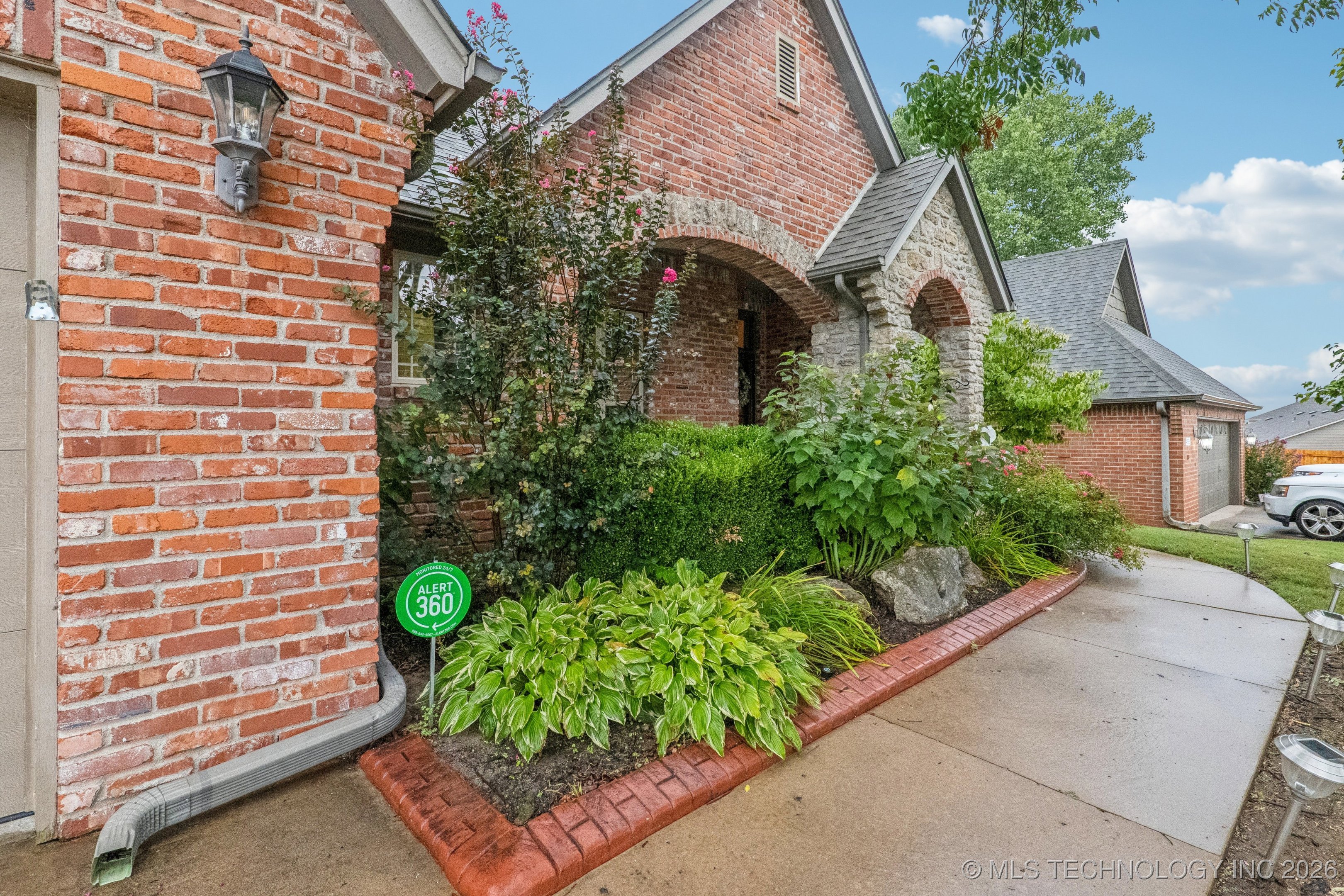 4862 E 148th Place S Property Photo 2