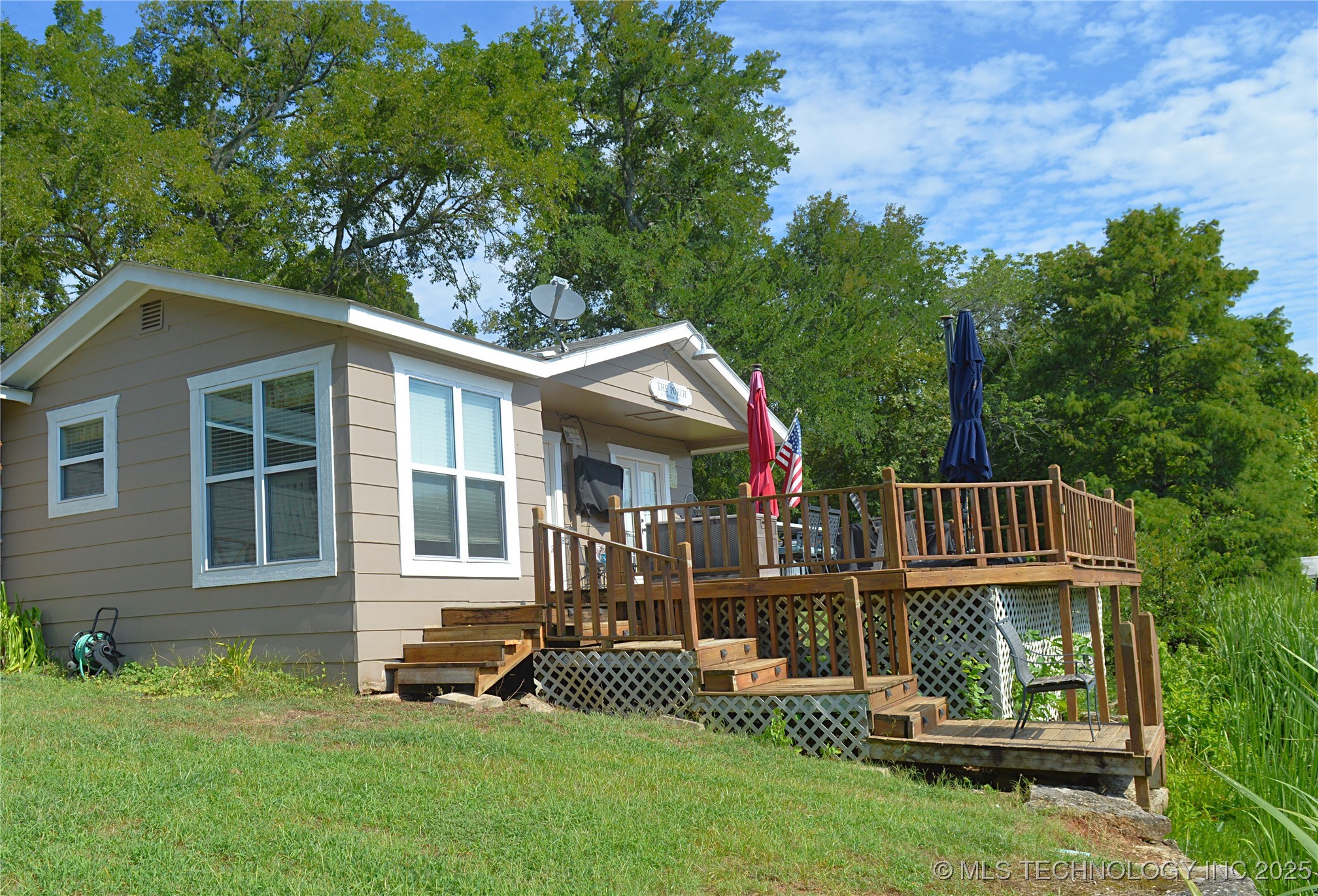 1043 Noble Acres Road Property Photo 1