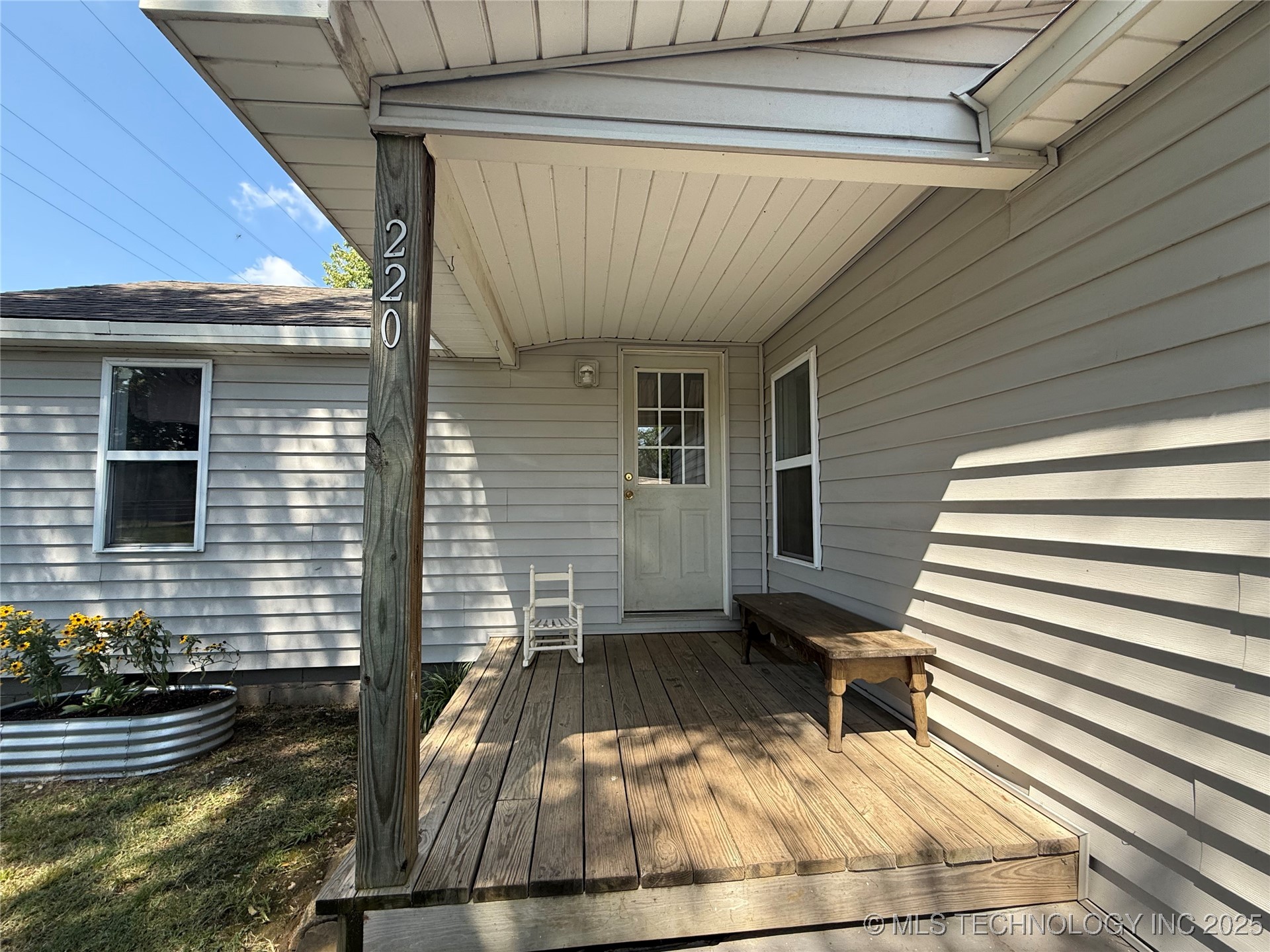 220 E Audd Avenue Property Photo 2