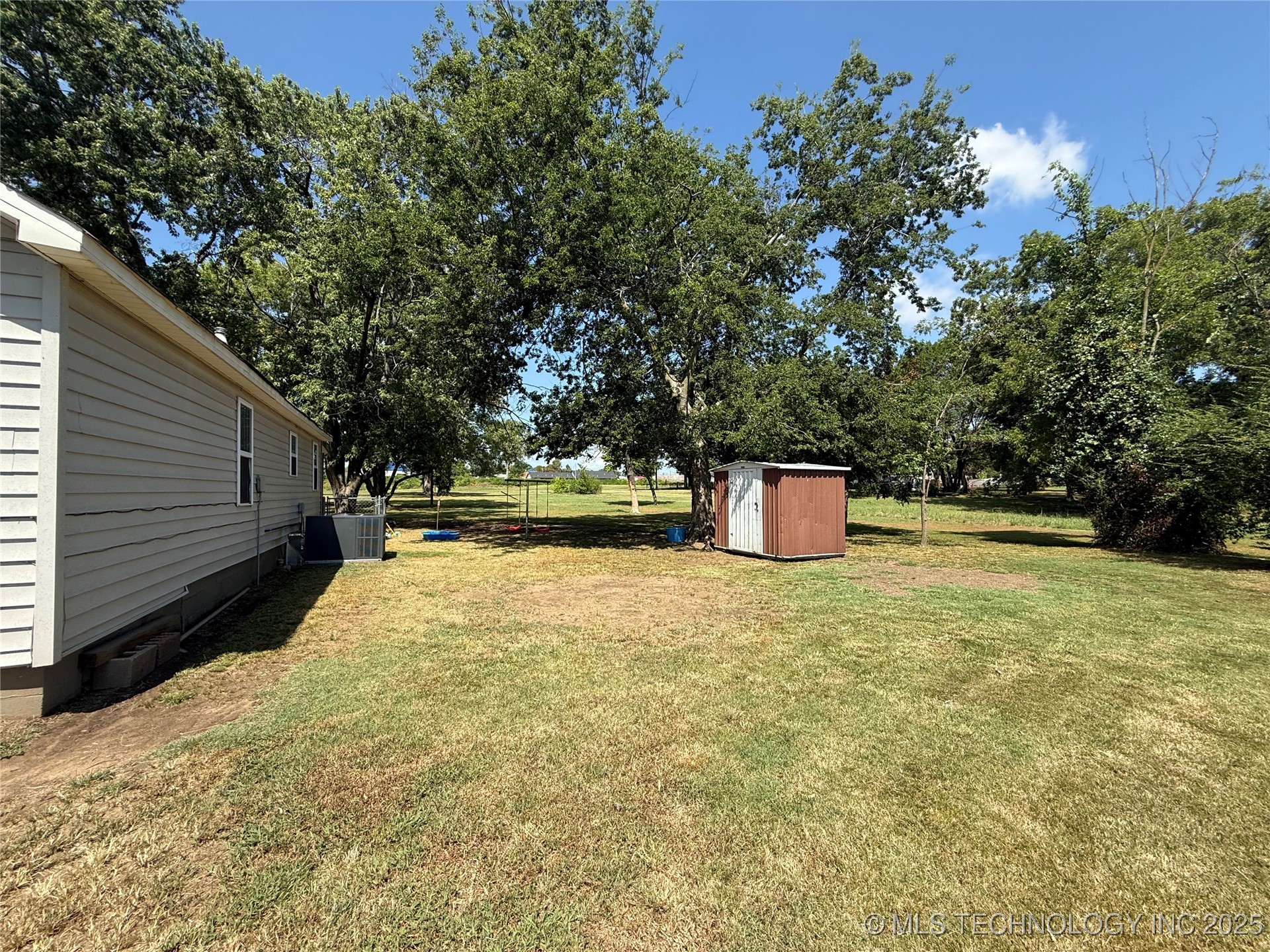 220 E Audd Avenue Property Photo 6