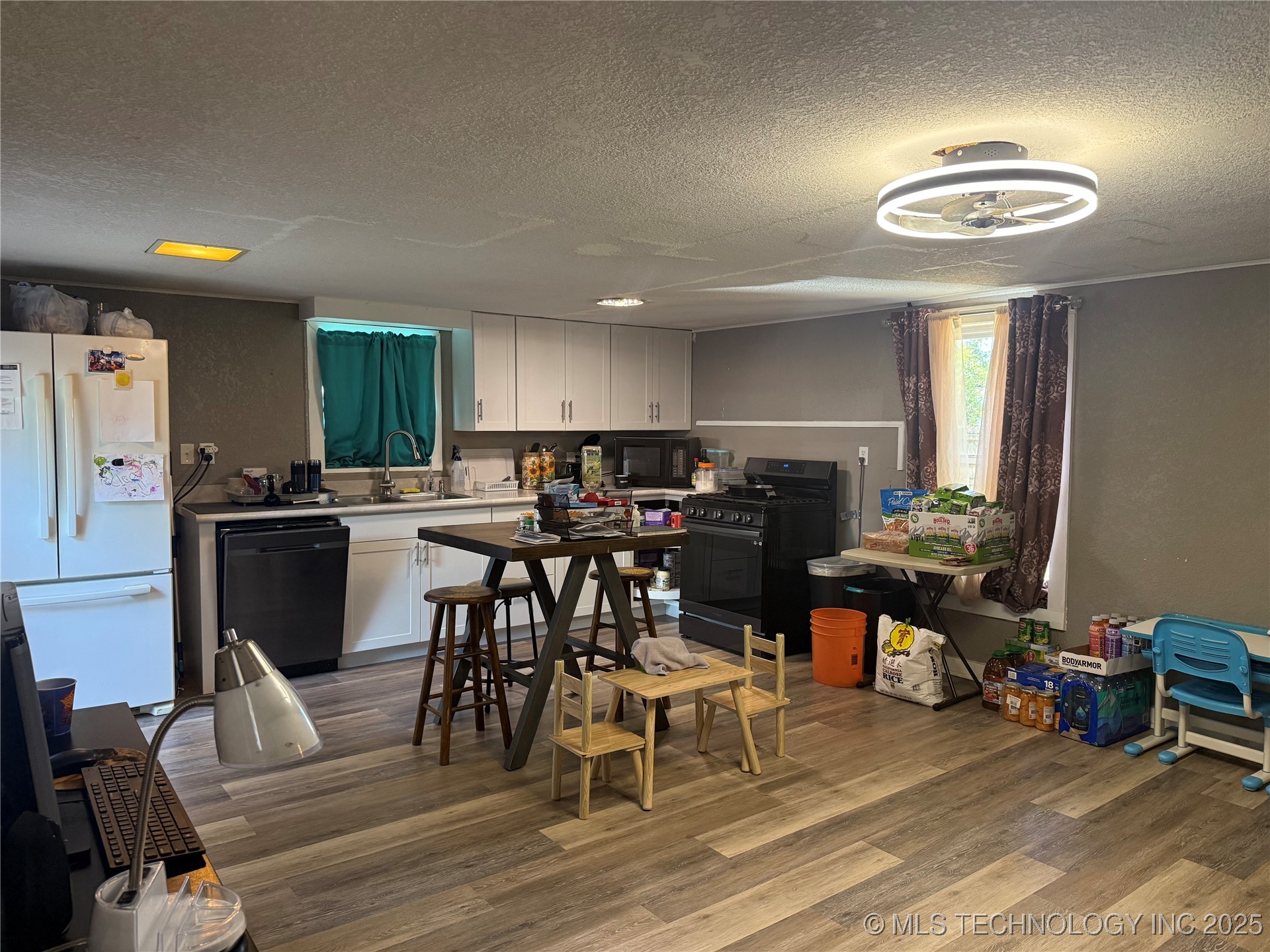 220 E Audd Avenue Property Photo 9