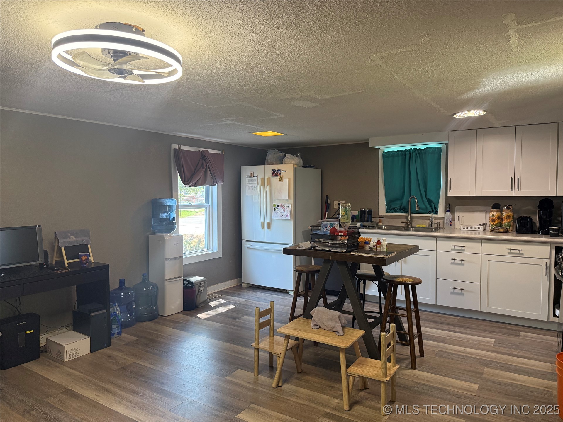 220 E Audd Avenue Property Photo 11