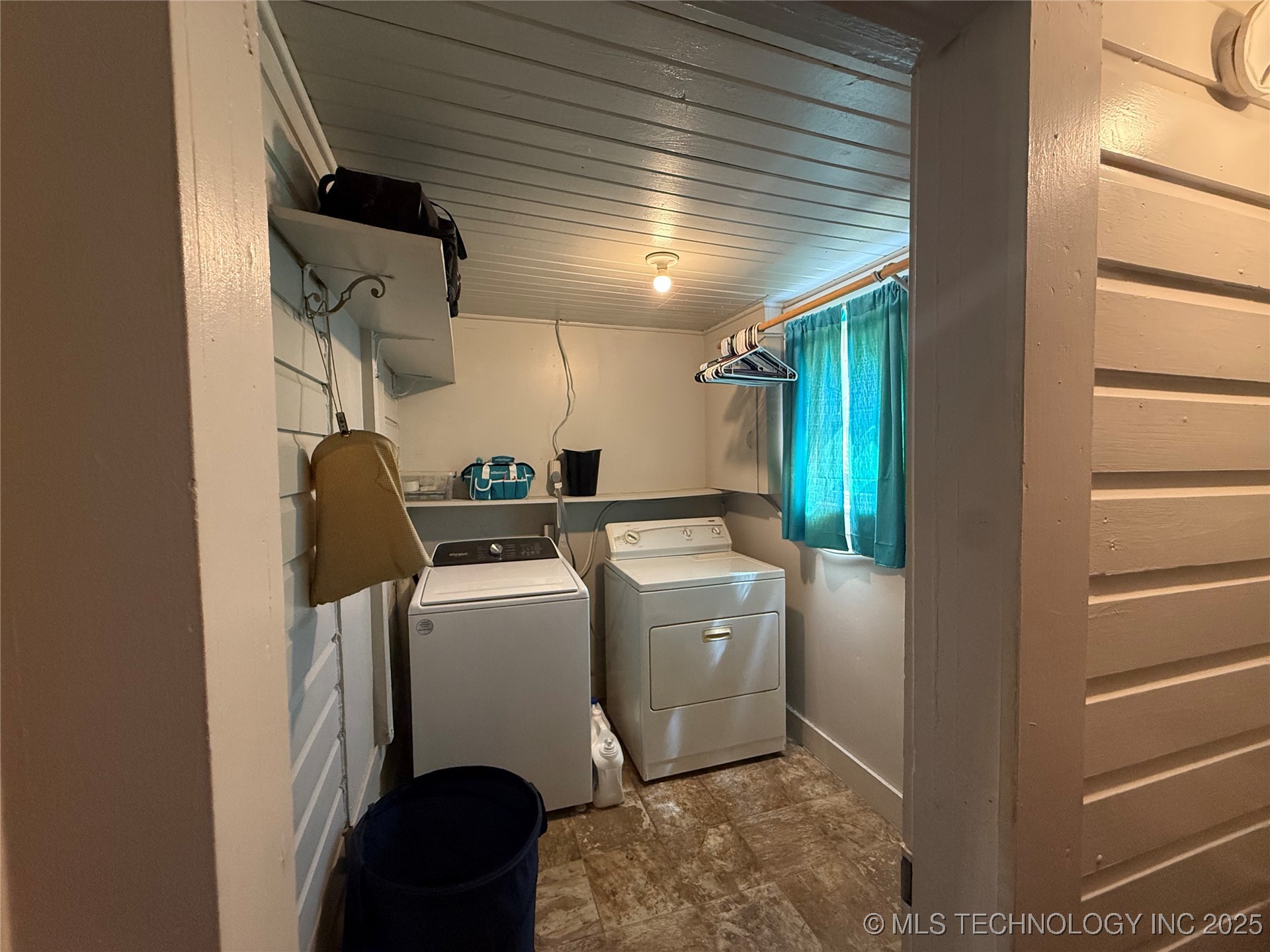 220 E Audd Avenue Property Photo 16