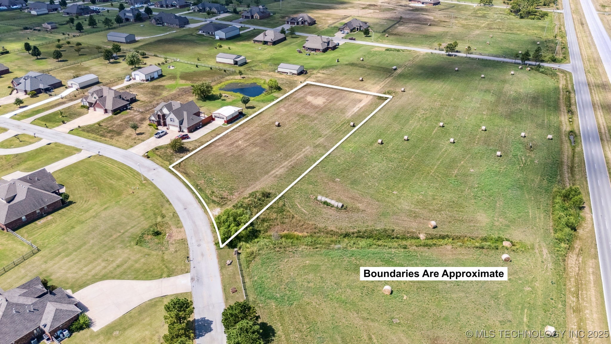 Lantana Boulevard Property Photo 2