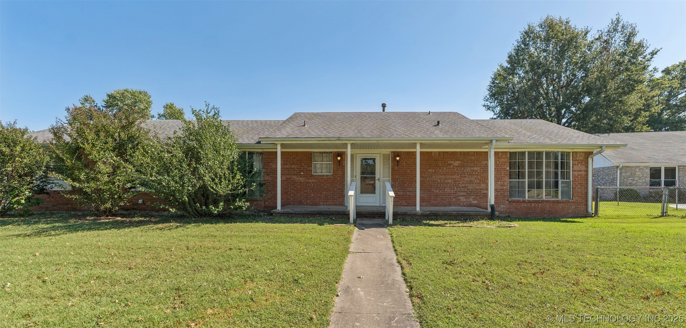 412 Cobblestone Court Property Photo 1