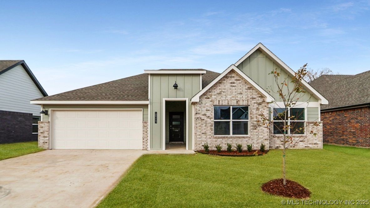 10113 E 131st Place S Property Photo 1