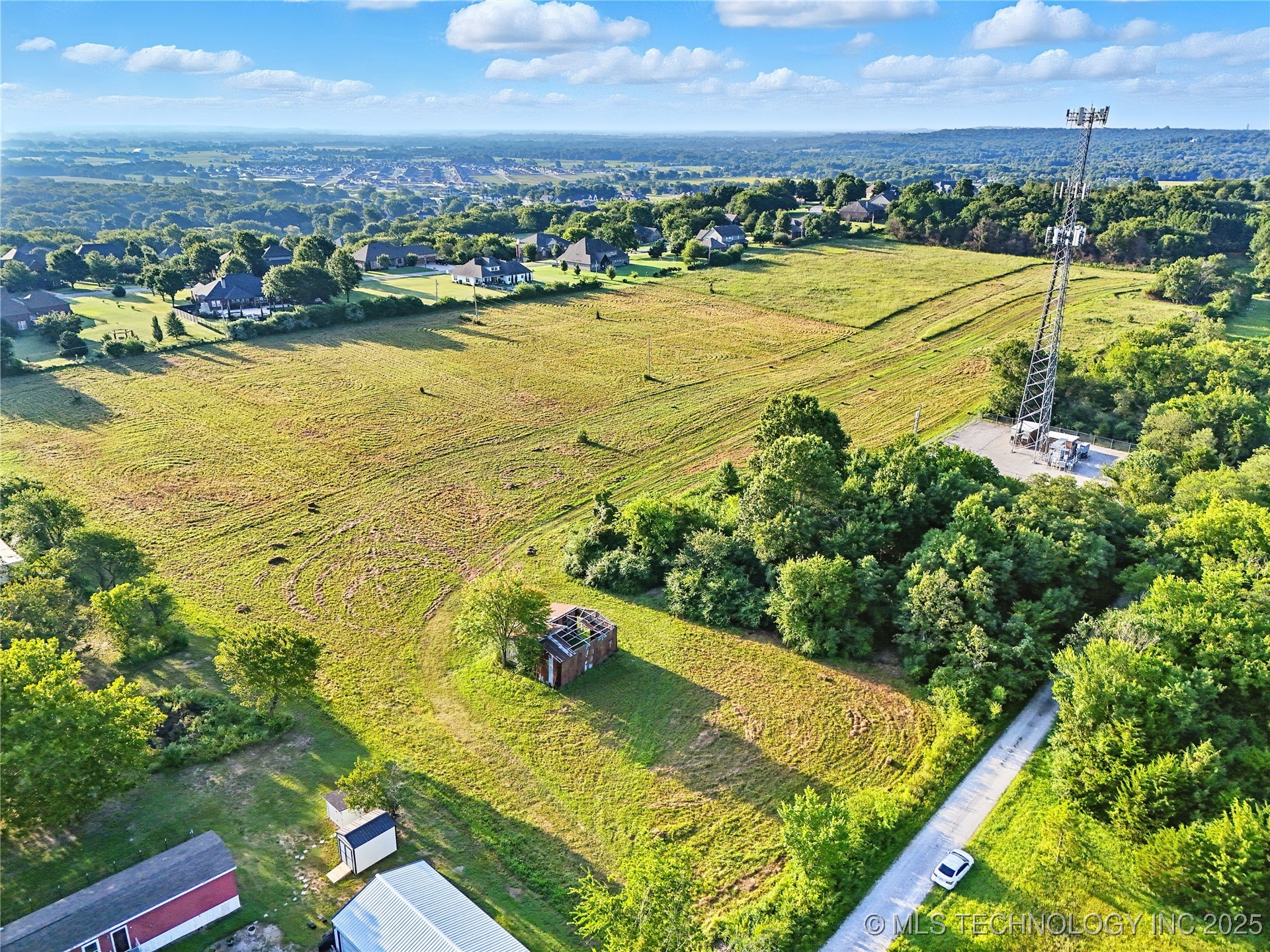 27520 E 72nd Street Property Photo 1
