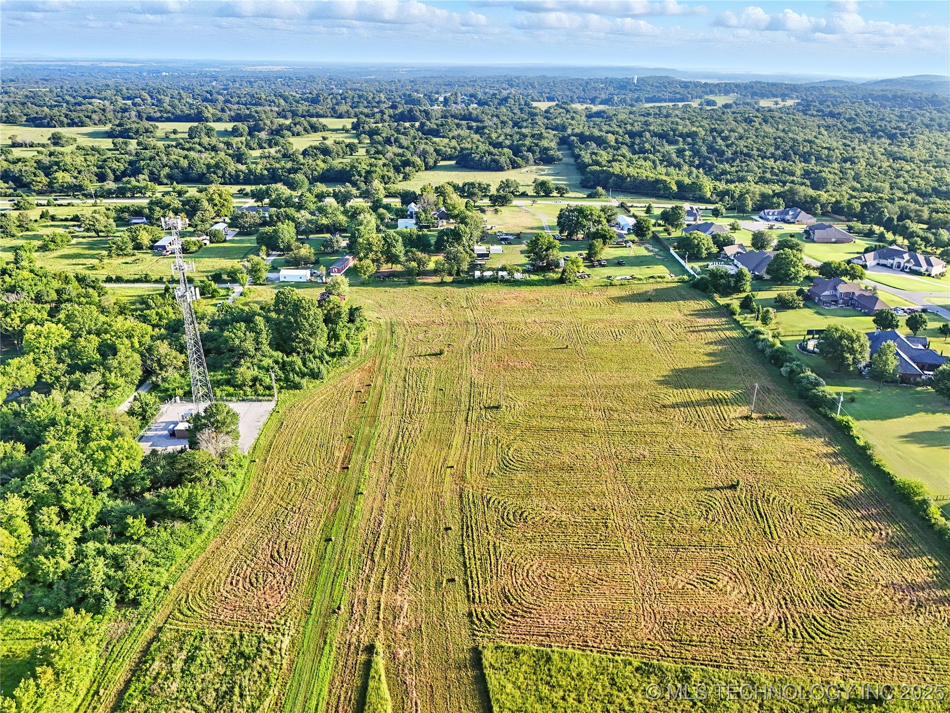 27520 E 72nd Street Property Photo 7
