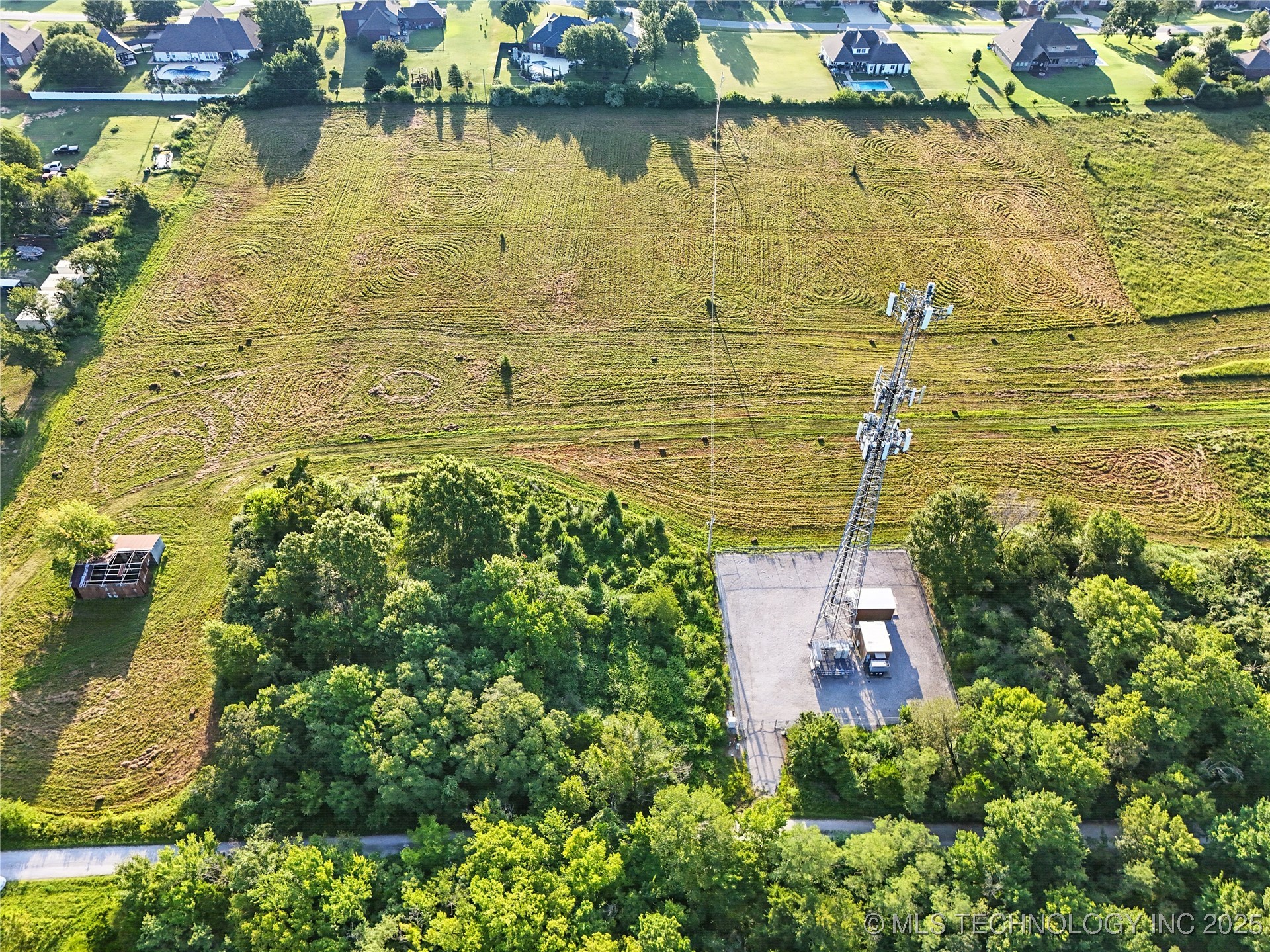 27520 E 72nd Street Property Photo 10