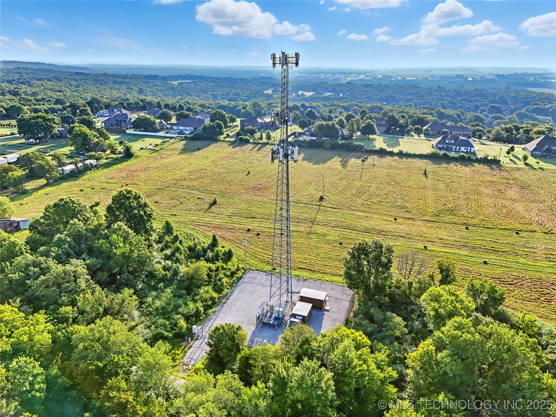 27520 E 72nd Street Property Photo 17