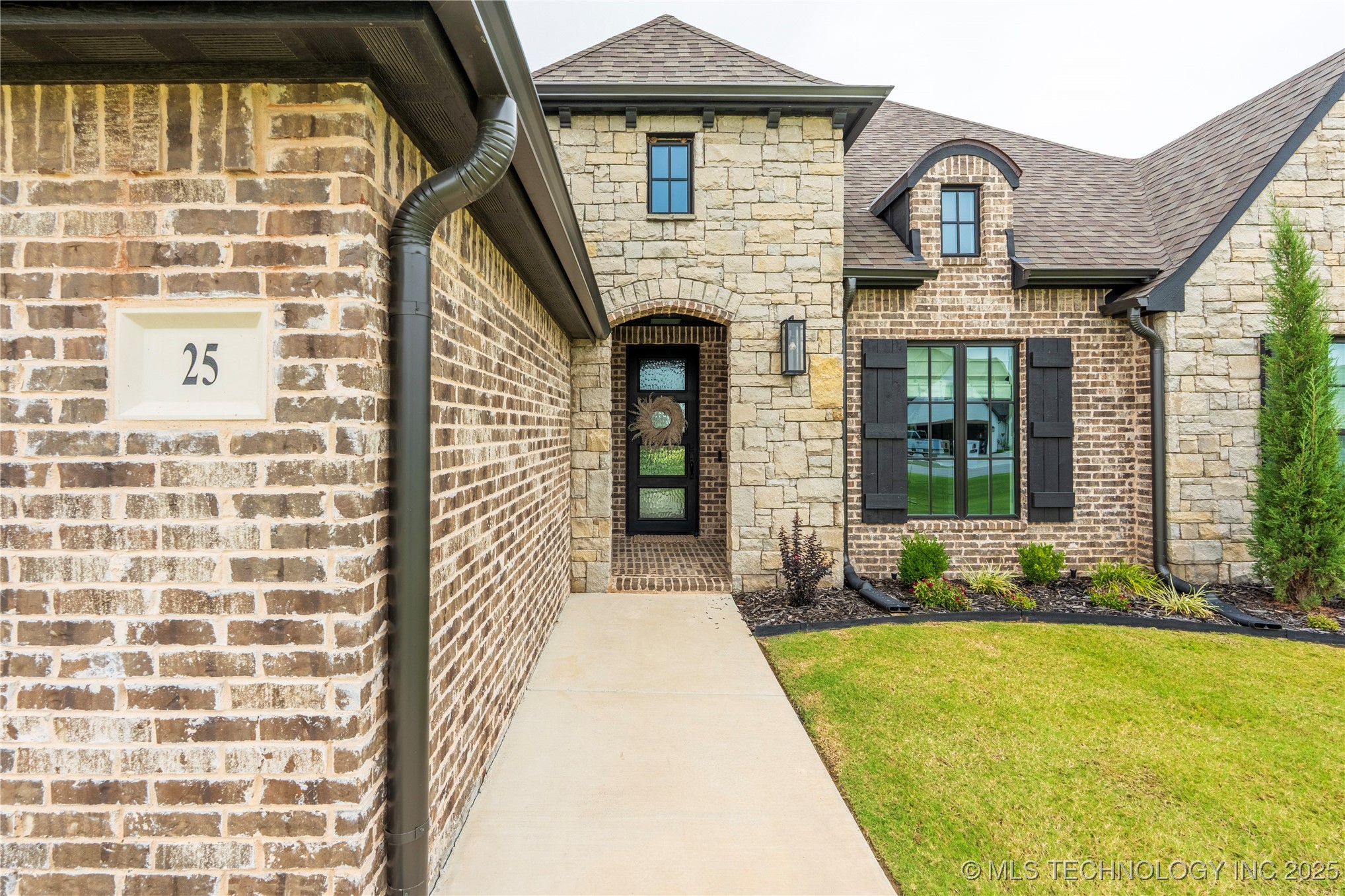 25 W 166th Place S Property Photo 2