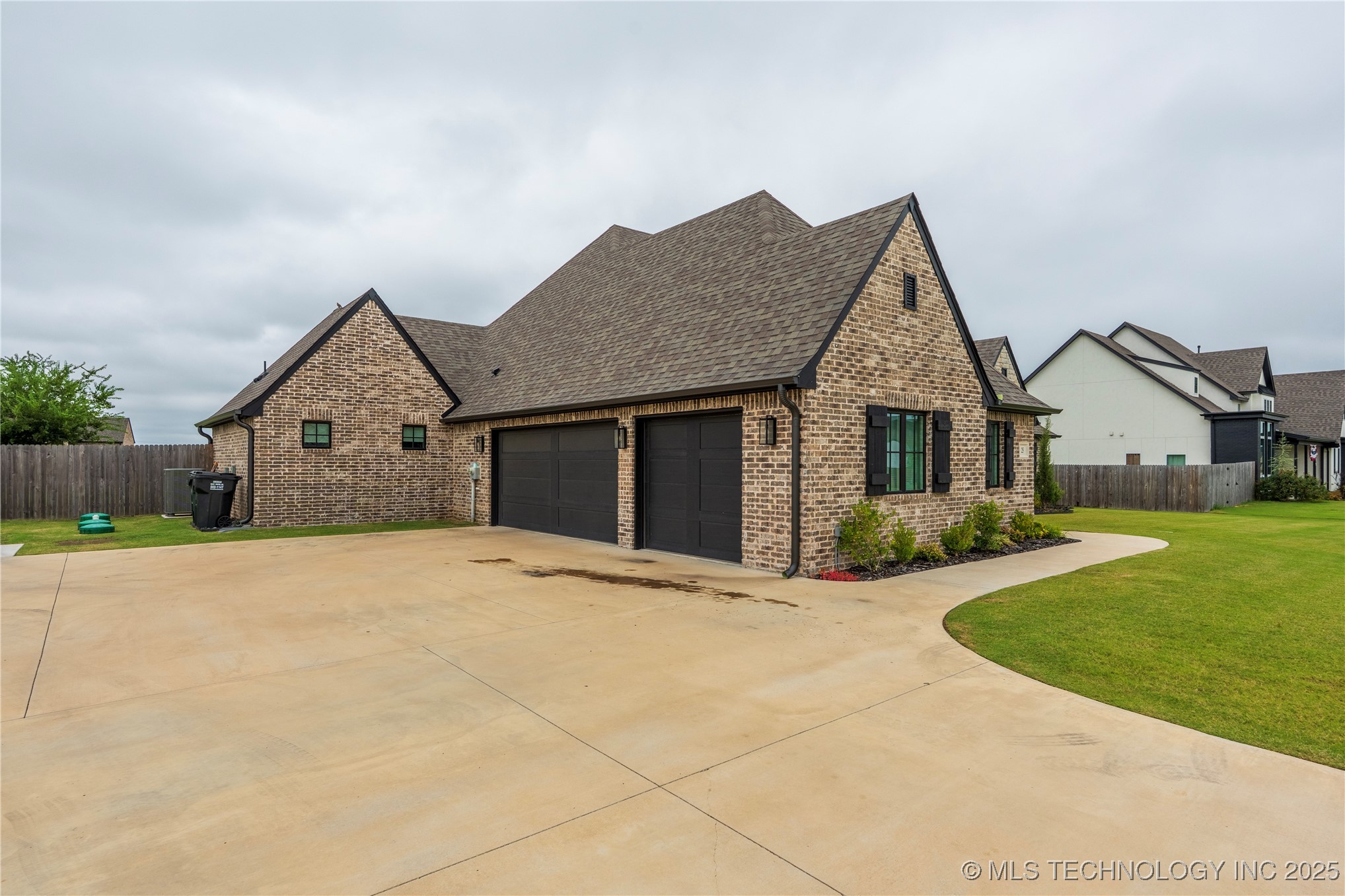 25 W 166th Place S Property Photo 3