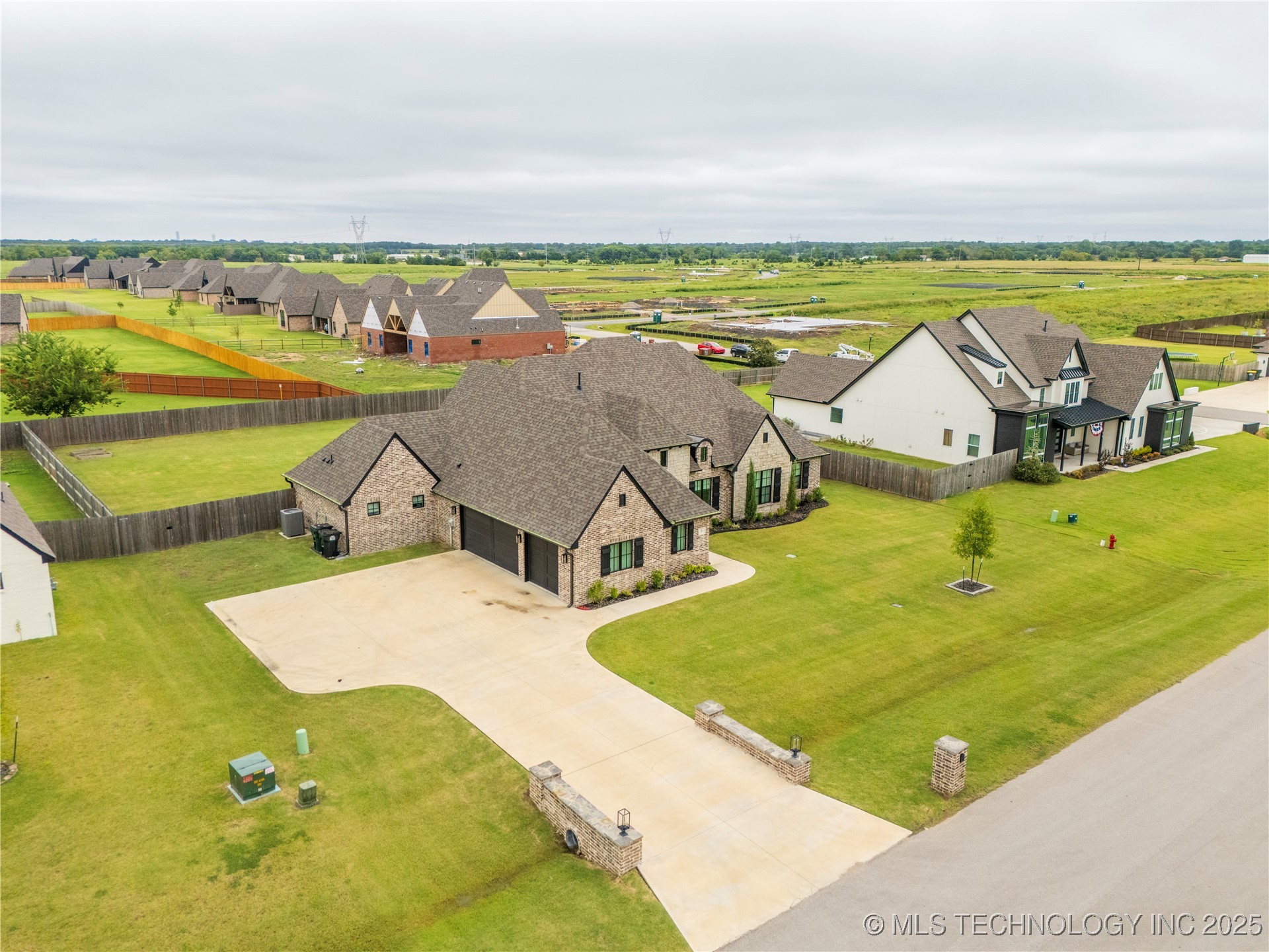 25 W 166th Place S Property Photo 4