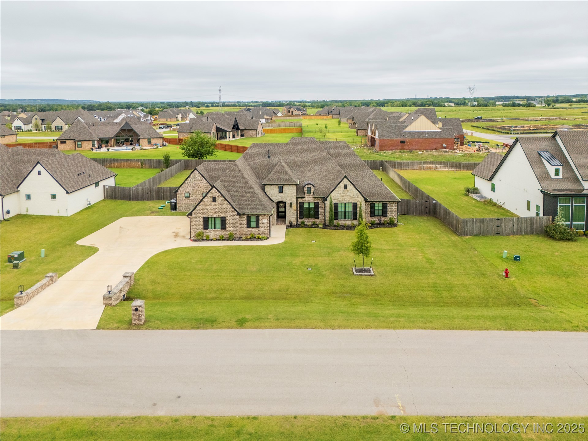 25 W 166th Place S Property Photo 5