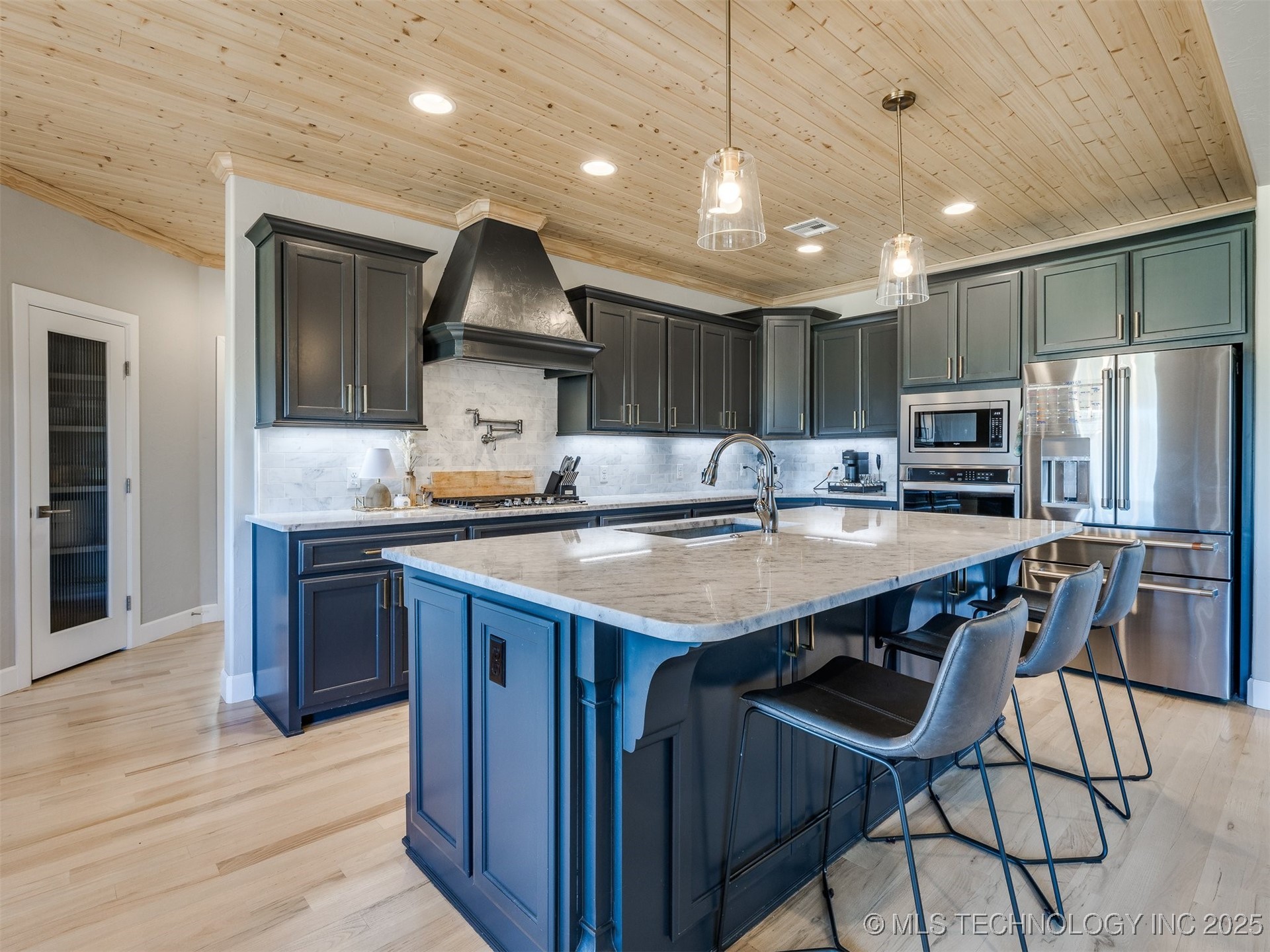 25 W 166th Place S Property Photo 13