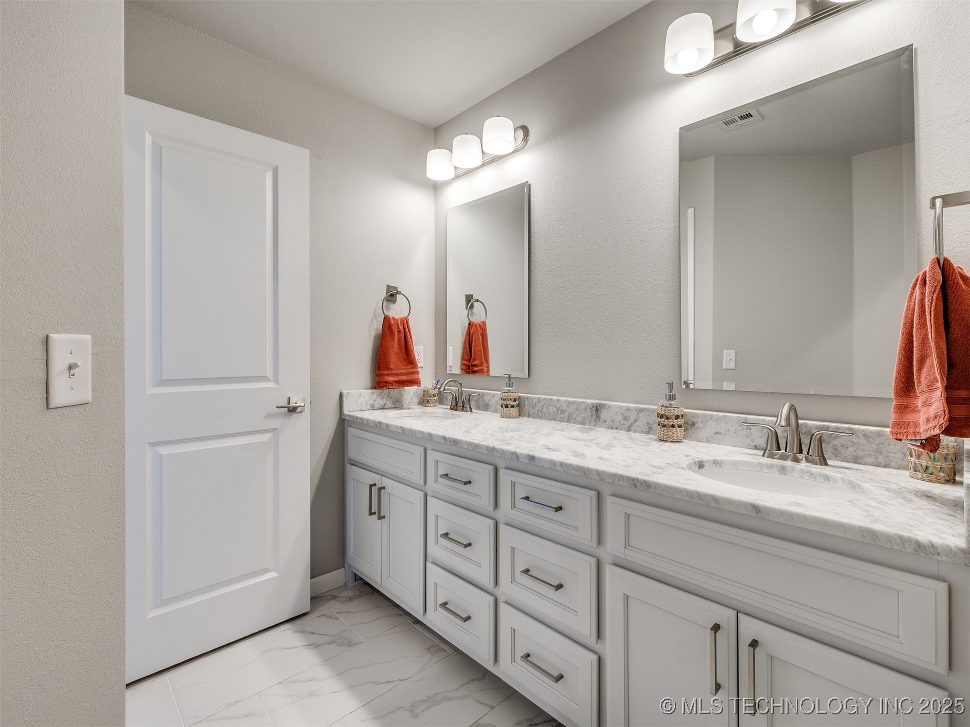 25 W 166th Place S Property Photo 54