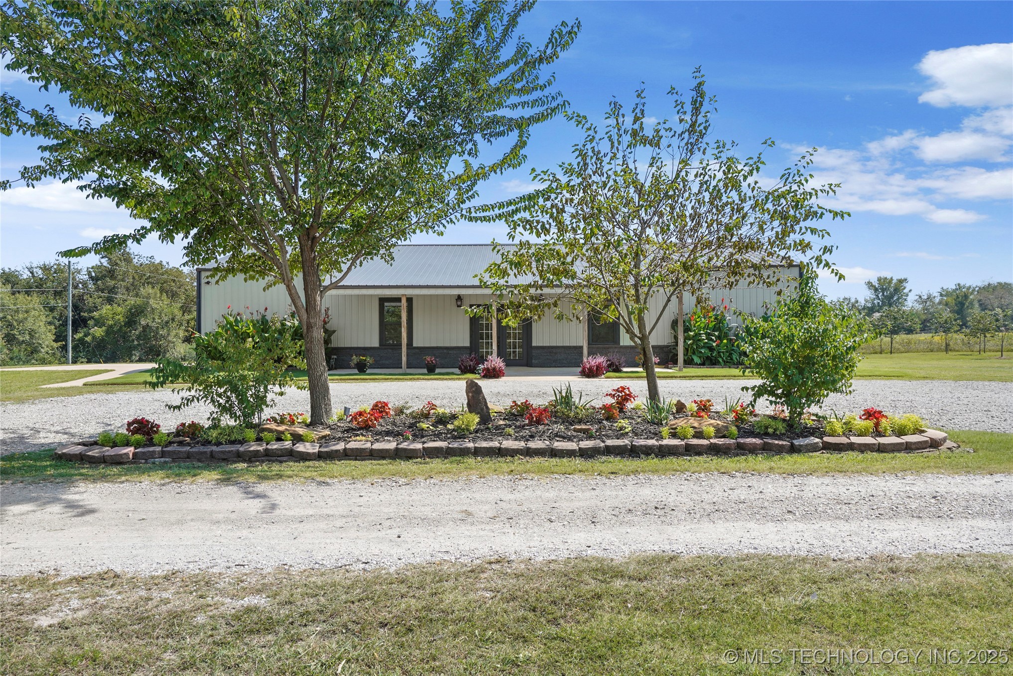 13789 S 309th East Avenue Property Photo 2