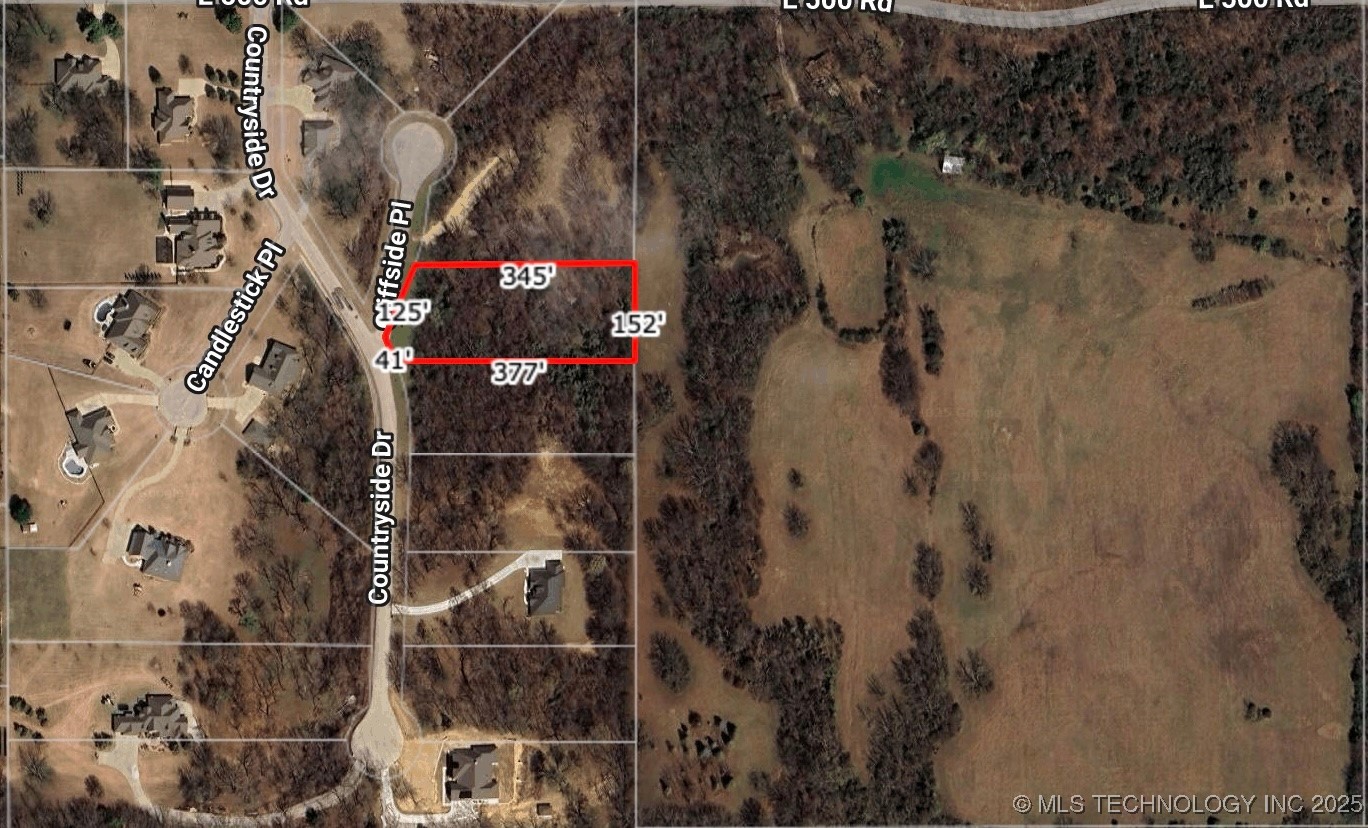 22037 Cliffside Place Property Photo 3