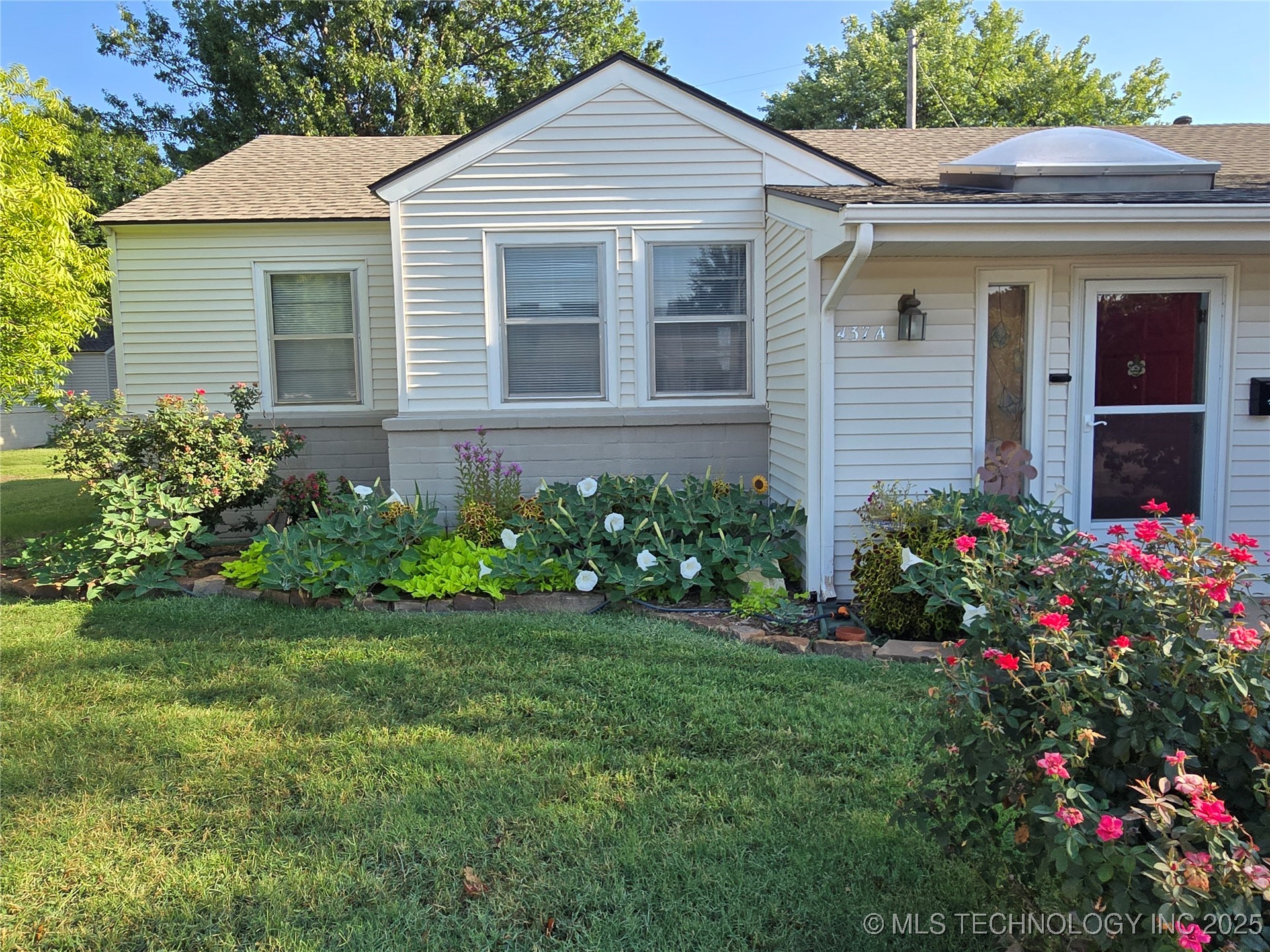 1437 E 38th Place A Property Photo 10