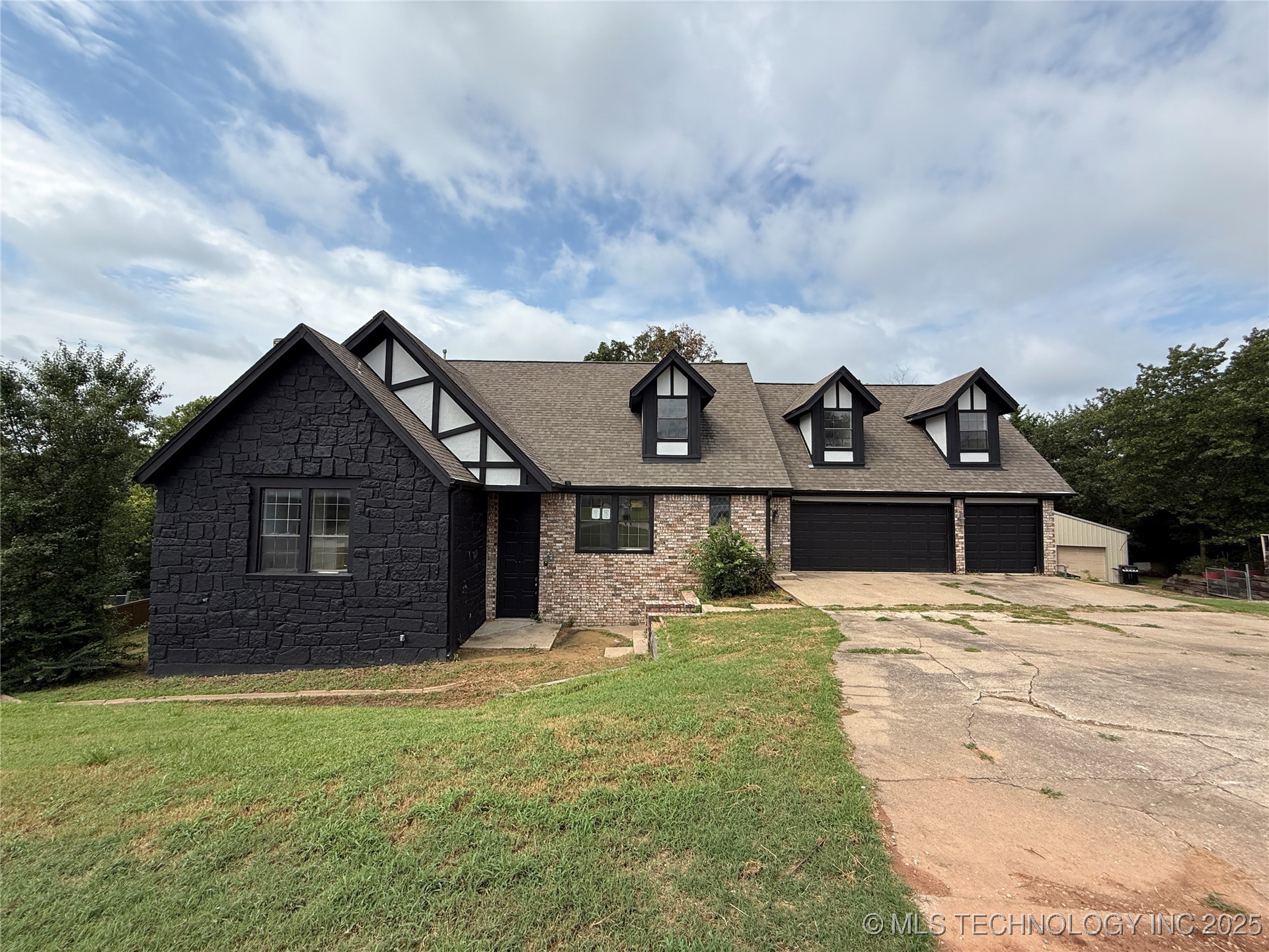 1014 Ridge Road Property Photo 1