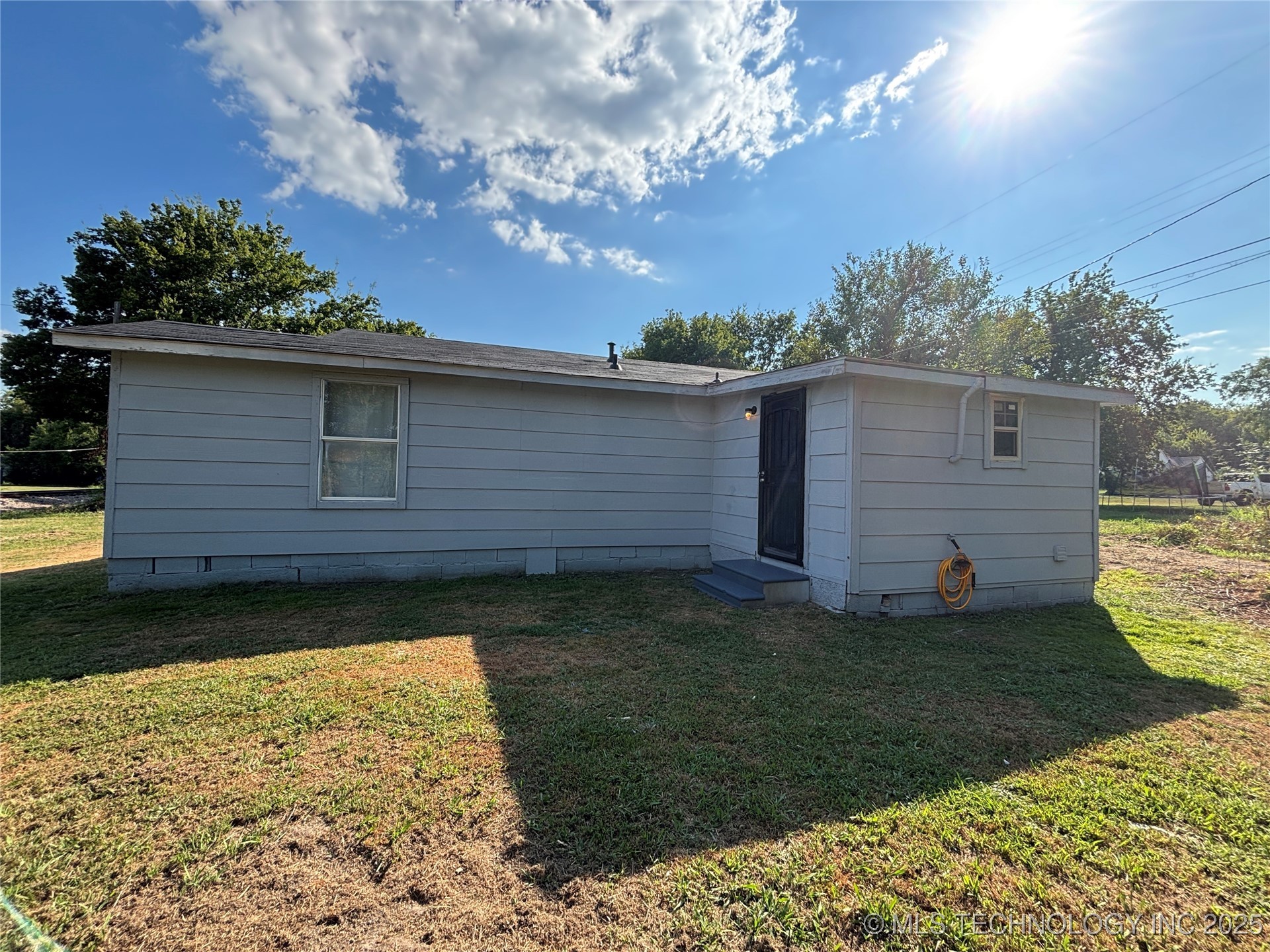 1112 Galveston Street Property Photo 4