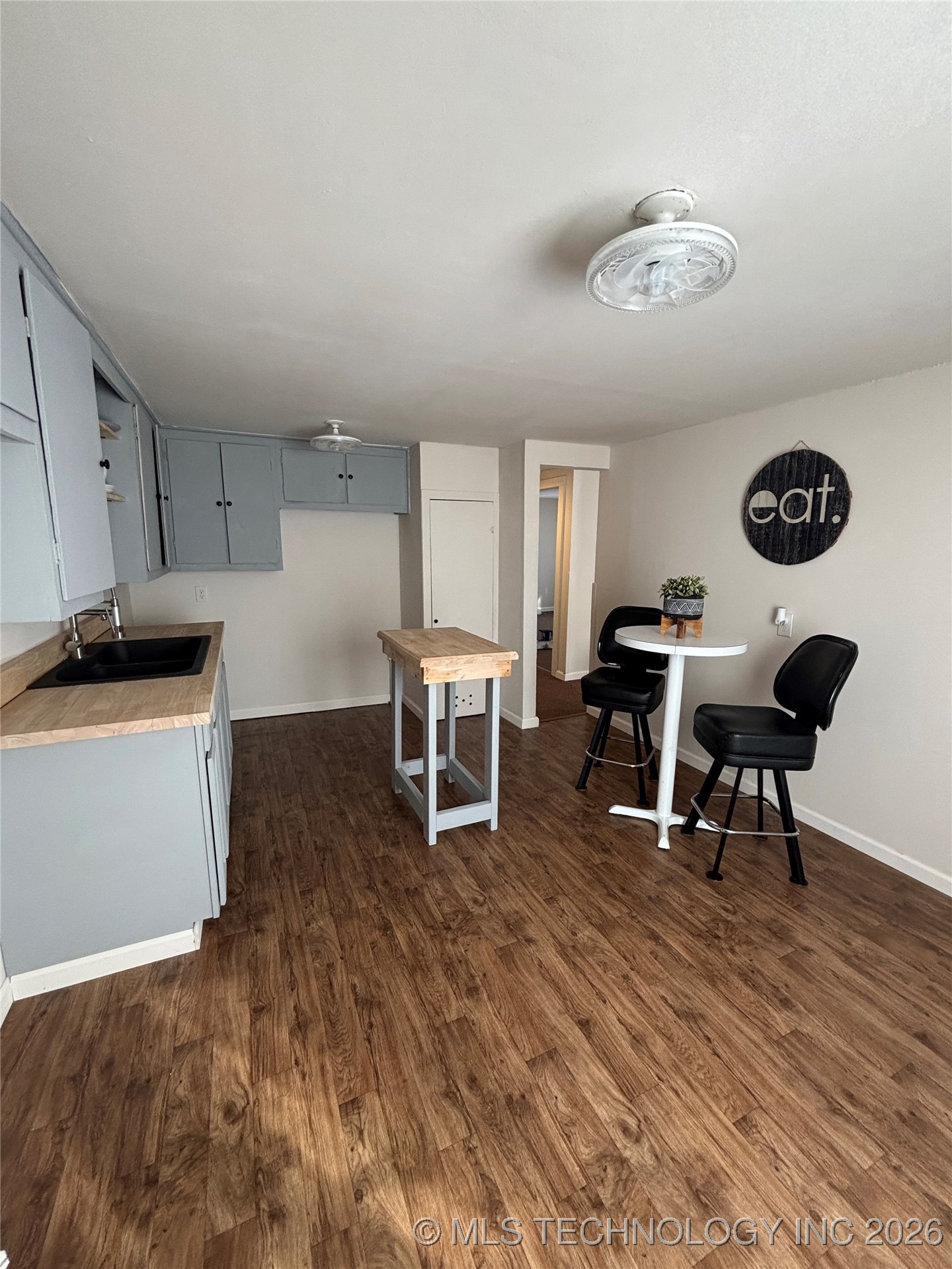 1112 Galveston Street Property Photo 13