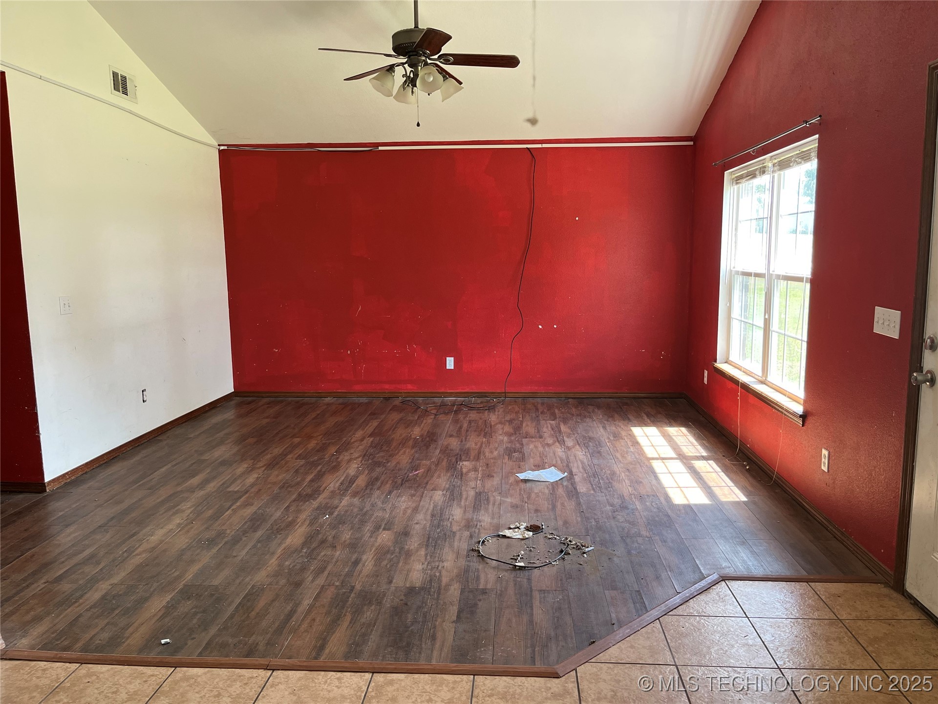 616 W Hickory Avenue Property Photo 3