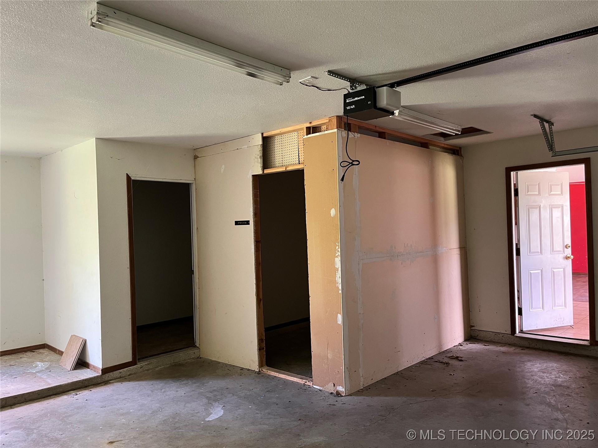 616 W Hickory Avenue Property Photo 13