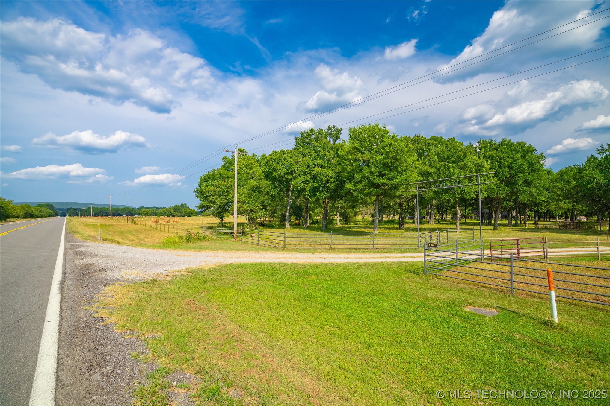 21540 E State Highway 31 Property Photo 15