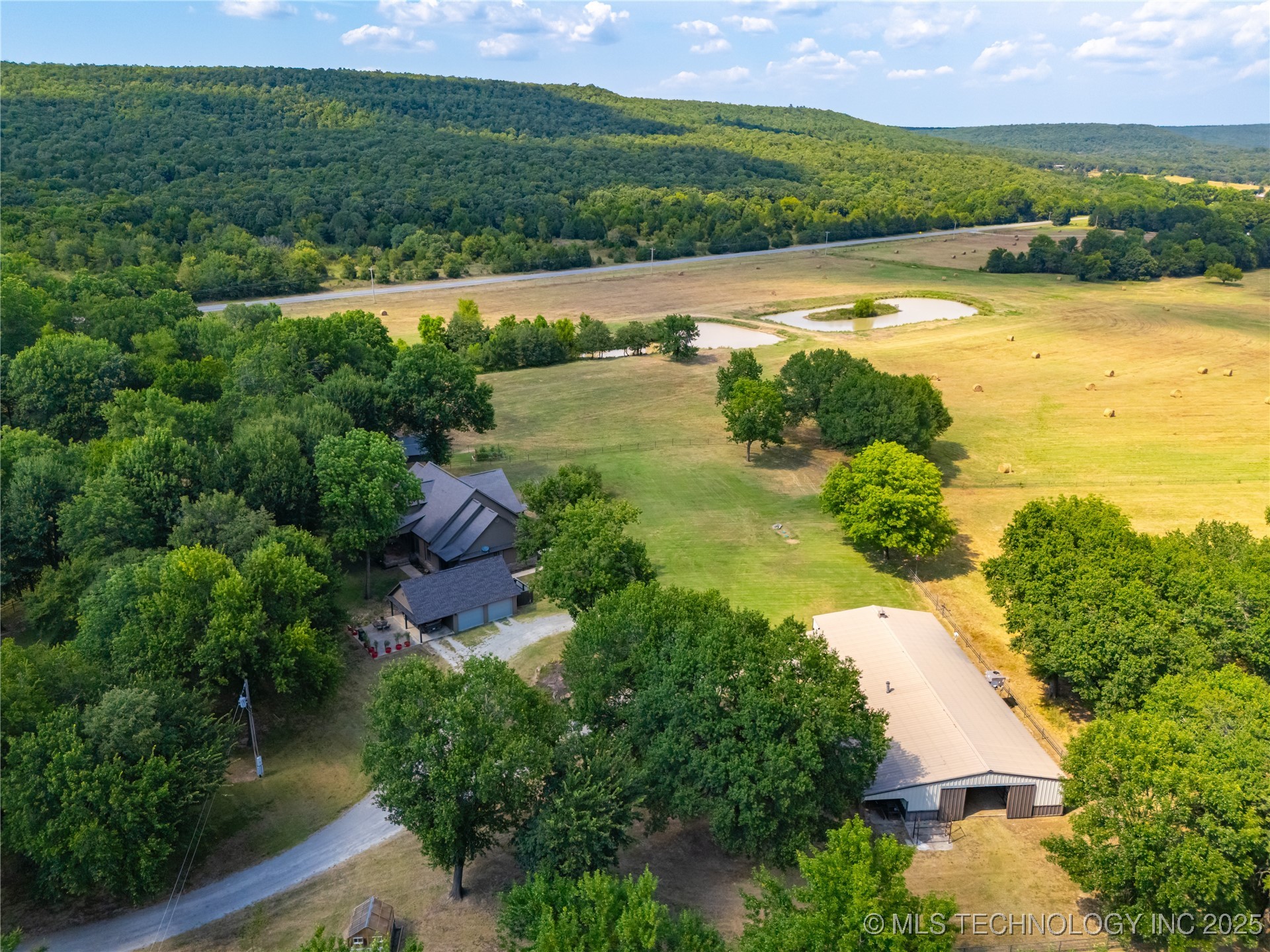 21540 E State Highway 31 Property Photo 21