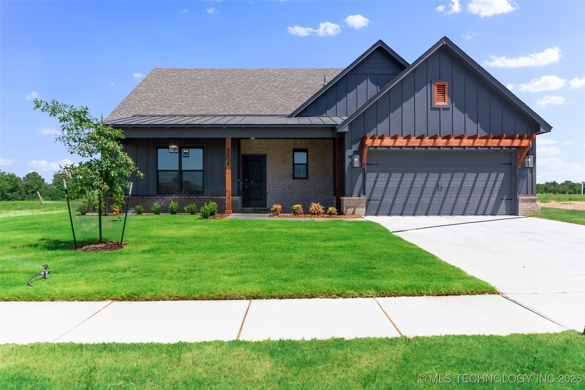 8504 E El Paso Street Property Photo 1