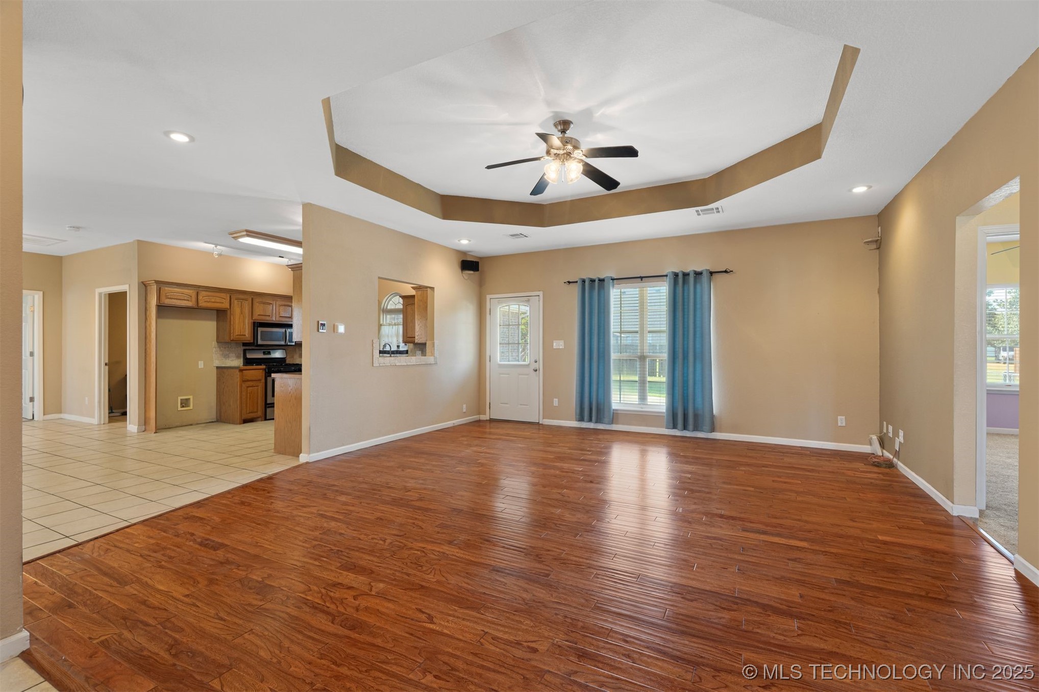 708 W Little Flower Drive Property Photo 4