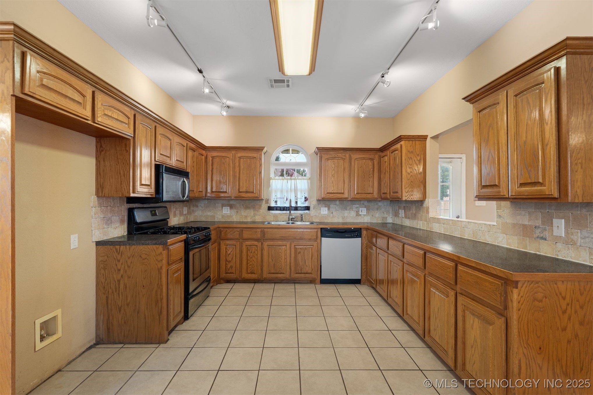 708 W Little Flower Drive Property Photo 10