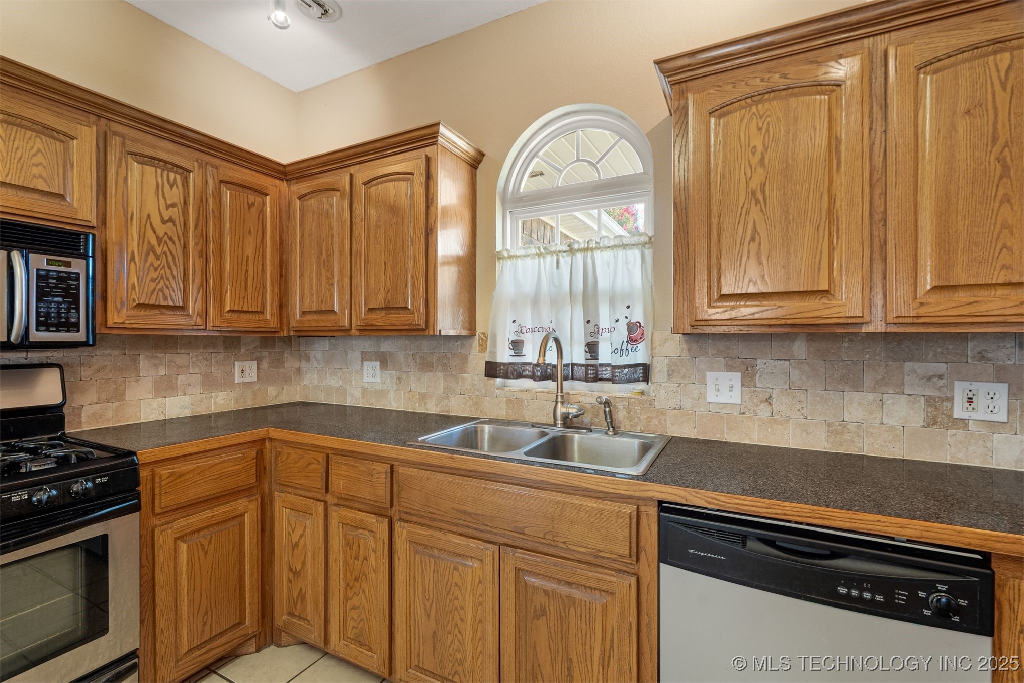 708 W Little Flower Drive Property Photo 11