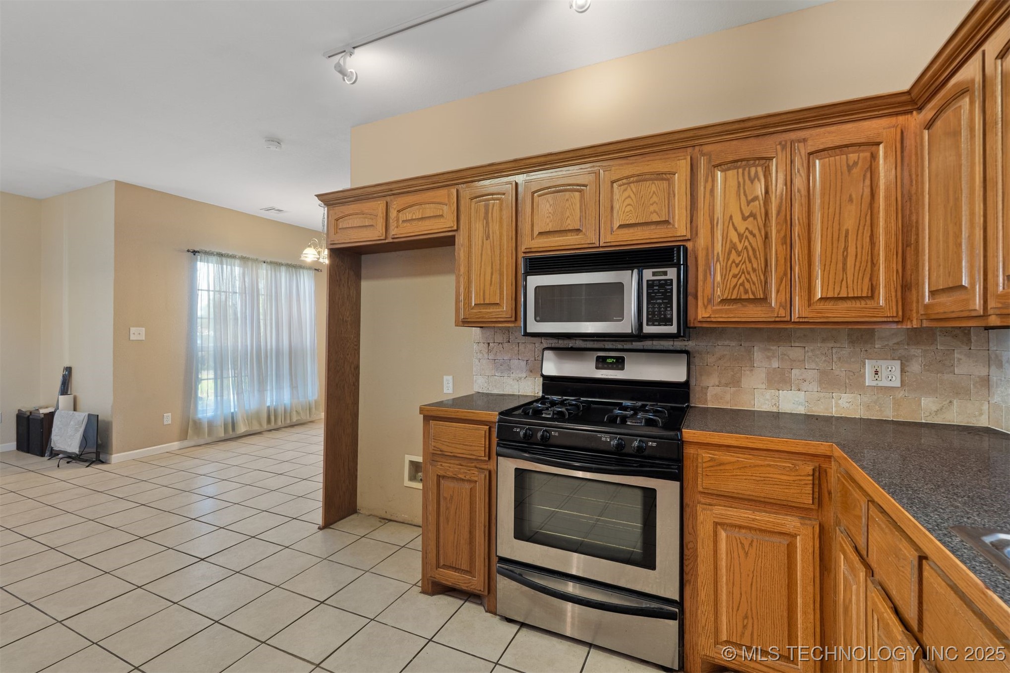 708 W Little Flower Drive Property Photo 12