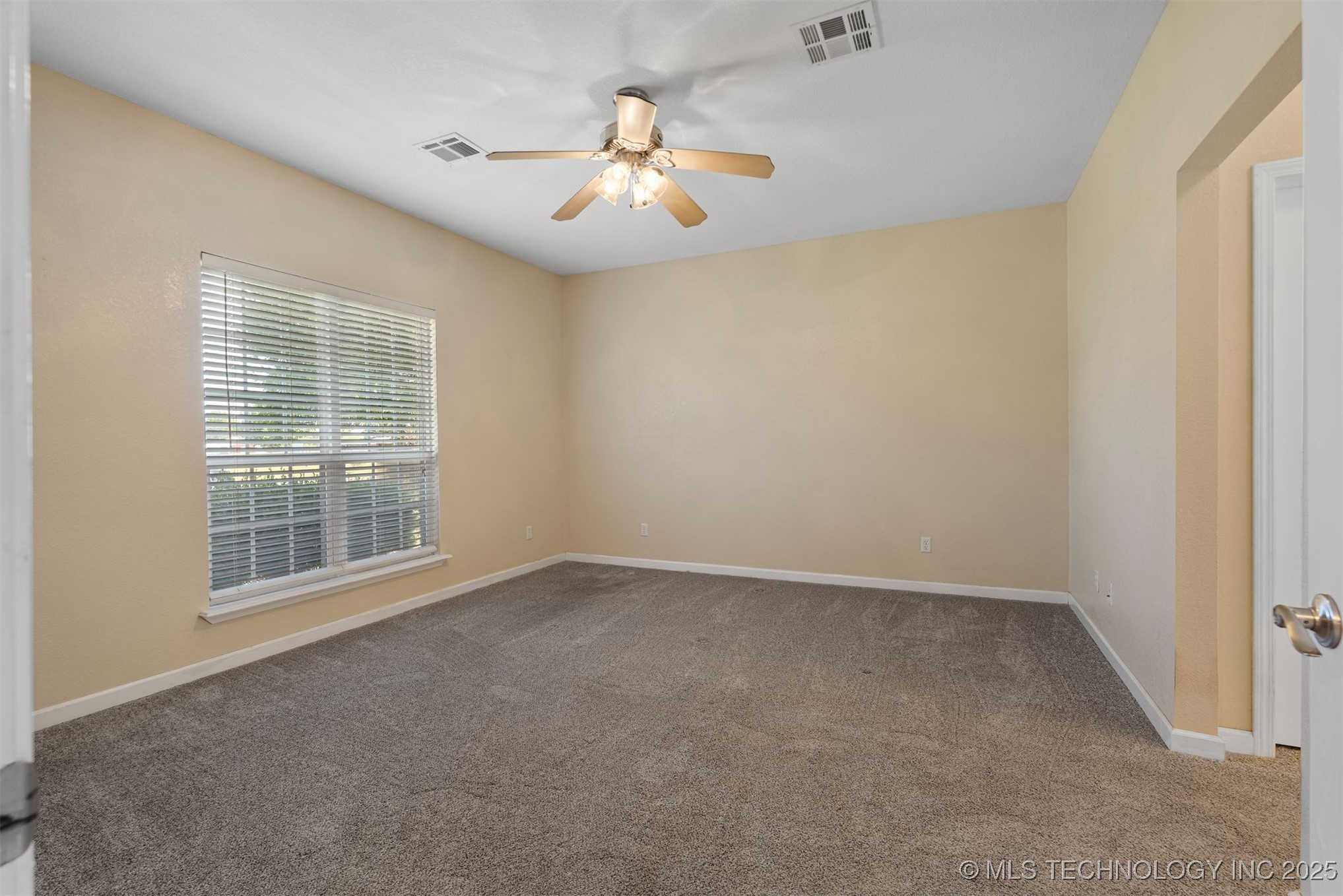 708 W Little Flower Drive Property Photo 14