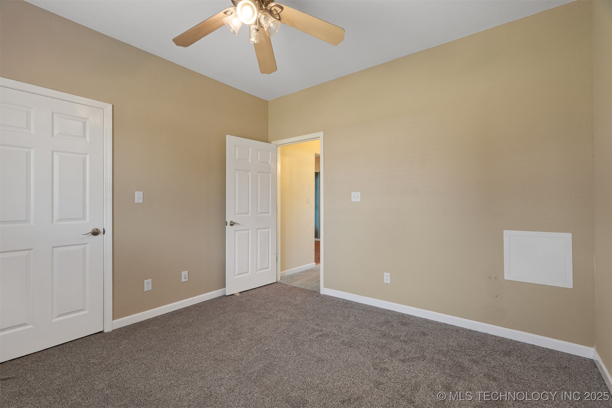 708 W Little Flower Drive Property Photo 20