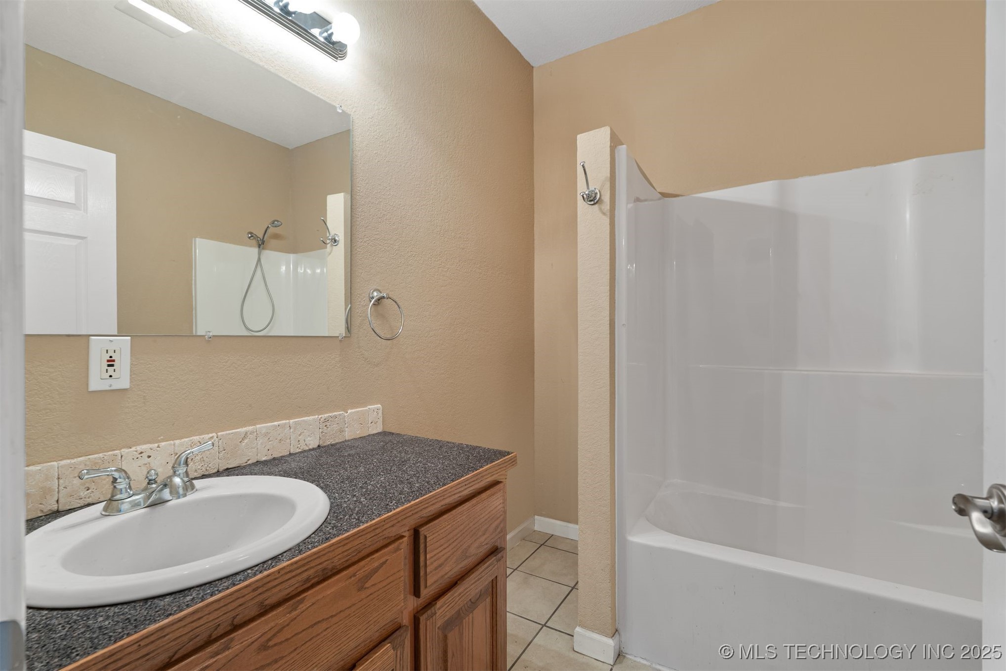 708 W Little Flower Drive Property Photo 21