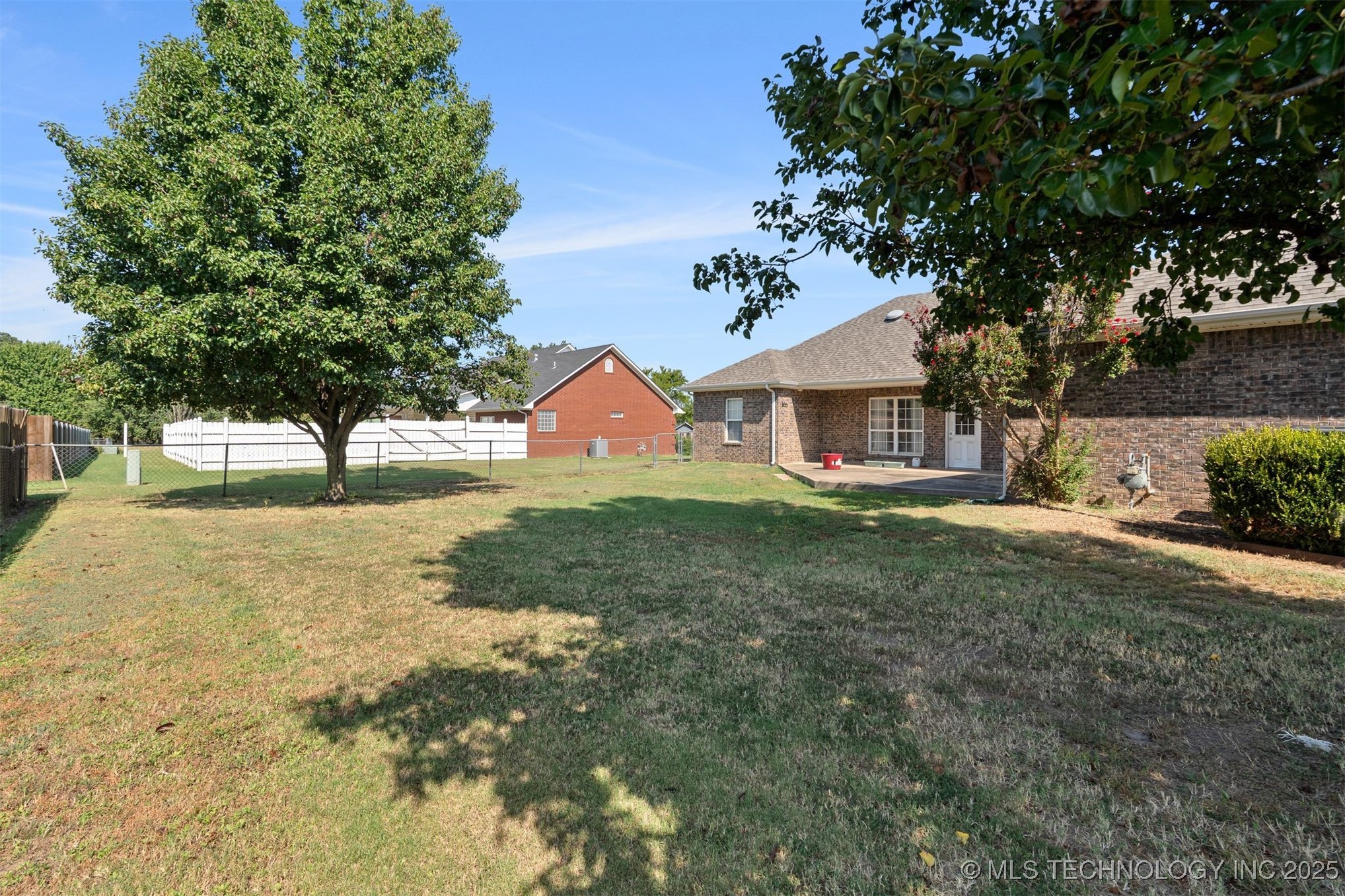 708 W Little Flower Drive Property Photo 28